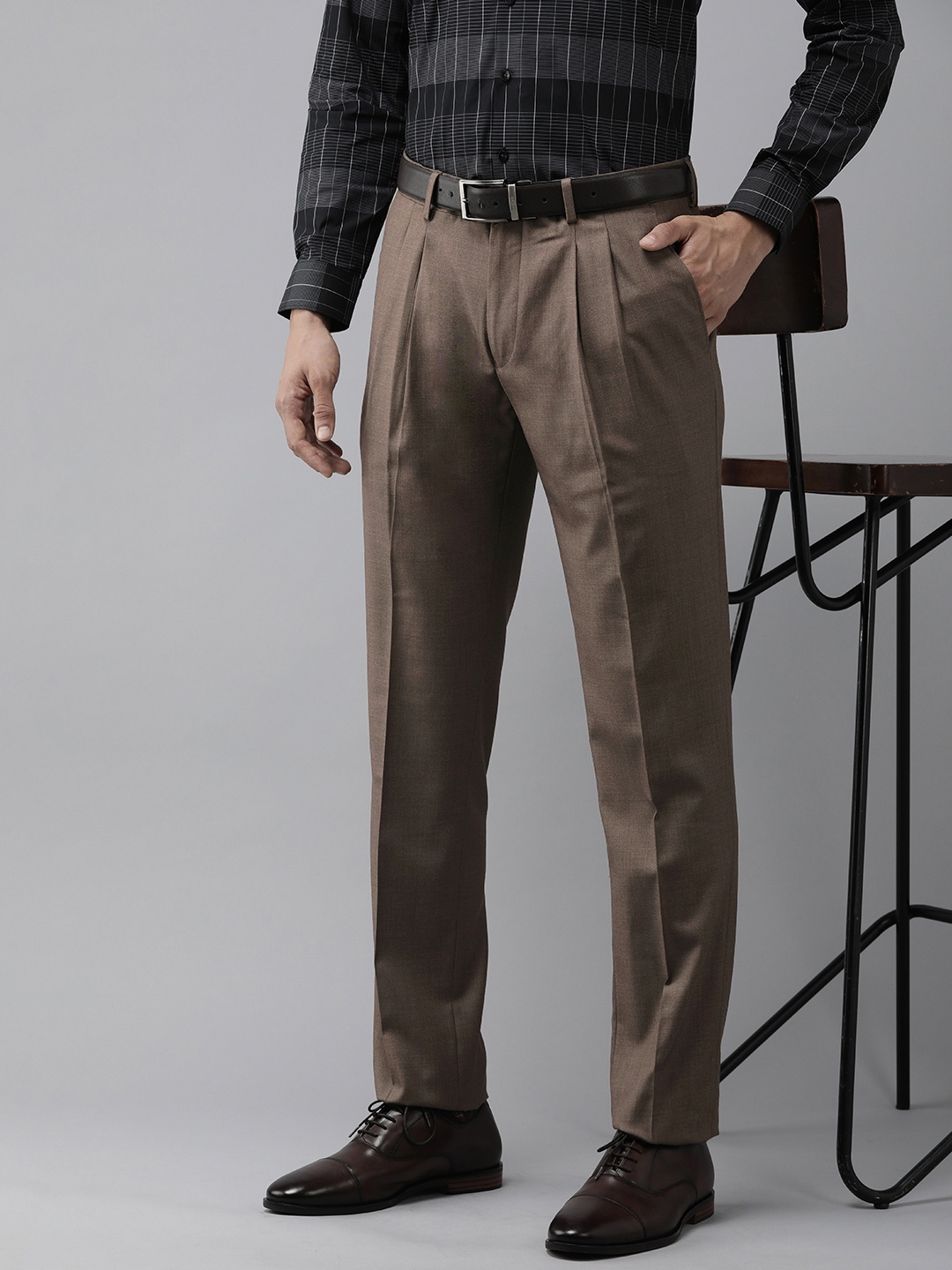 

Van Heusen Men Slim Fit Pleated Formal Trousers, Brown