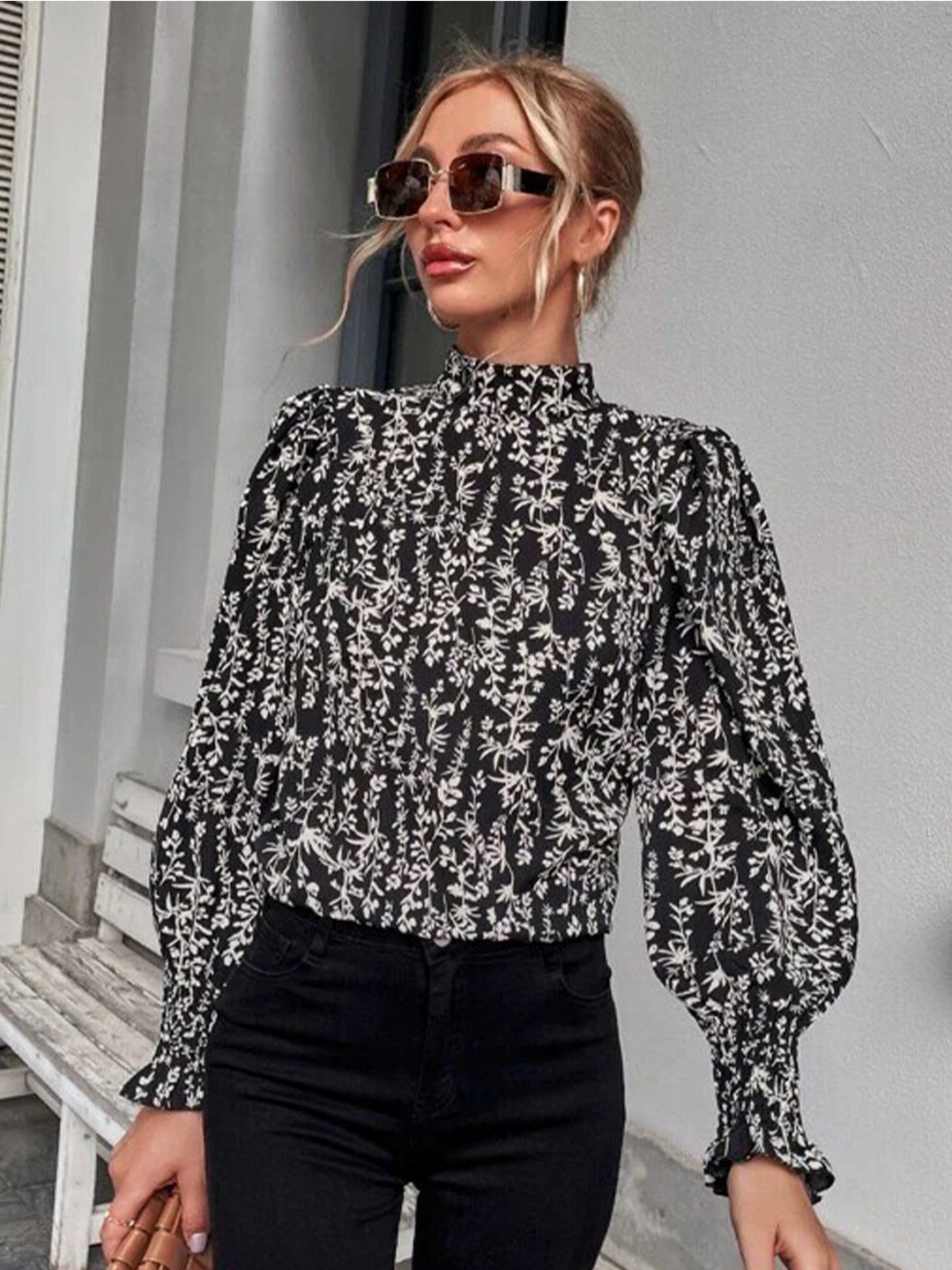 

Stylecast X Slyck Floral Print Puff Sleeve Top, Black