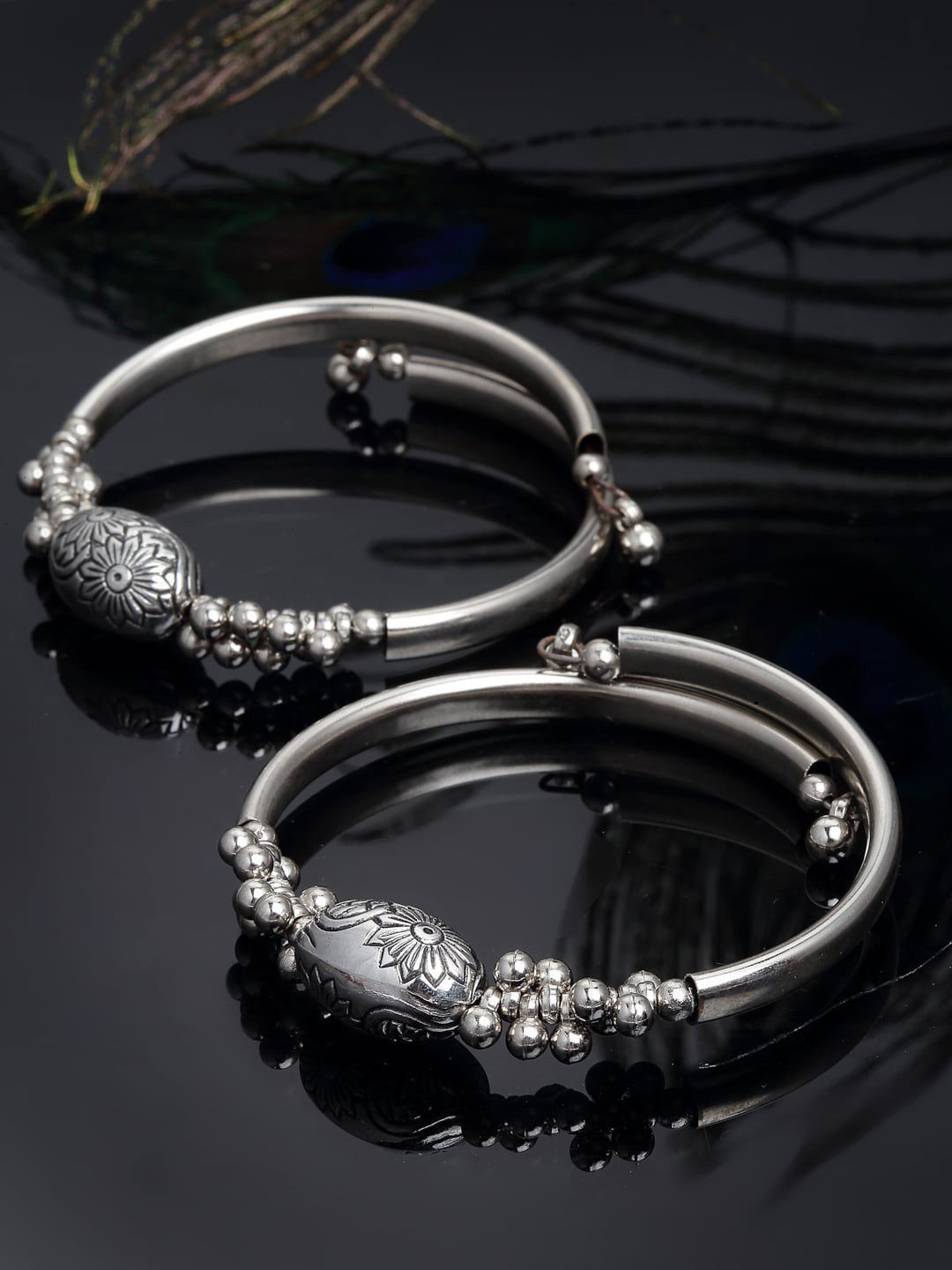 

CHUI MUI Set of 2 Silver-Plated Oxidised Ghunghroo Bangles