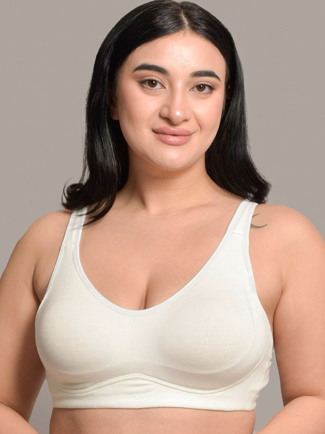 

Inner Sense Plus Size Non Padded Anti Odour Anti Microbial Minimizer Bra, White