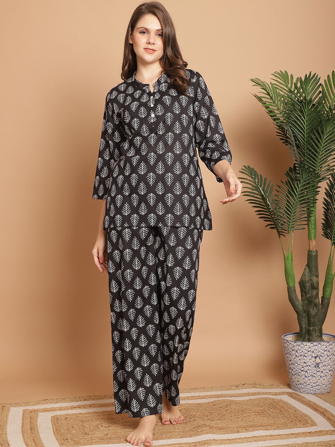 

Indreams Ethnic Motifs Printed Mandarin Collar Night suit, Black