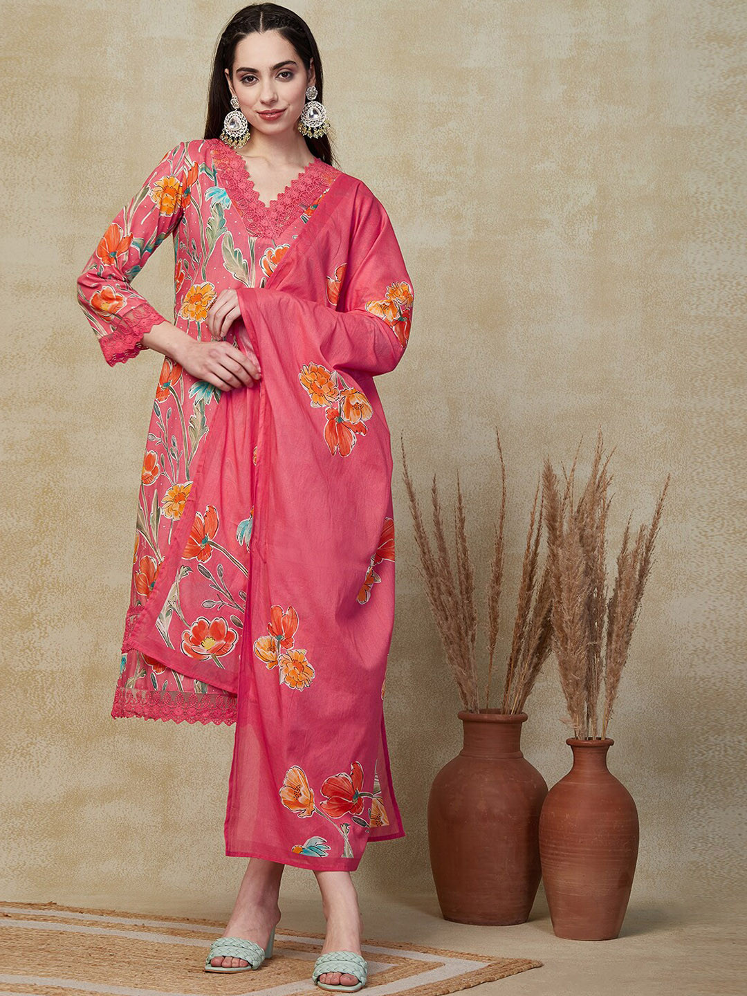 

FASHOR Floral Printed V-Neck Pure Cotton Straight Kurta with Trousers & Dupatta, Pink