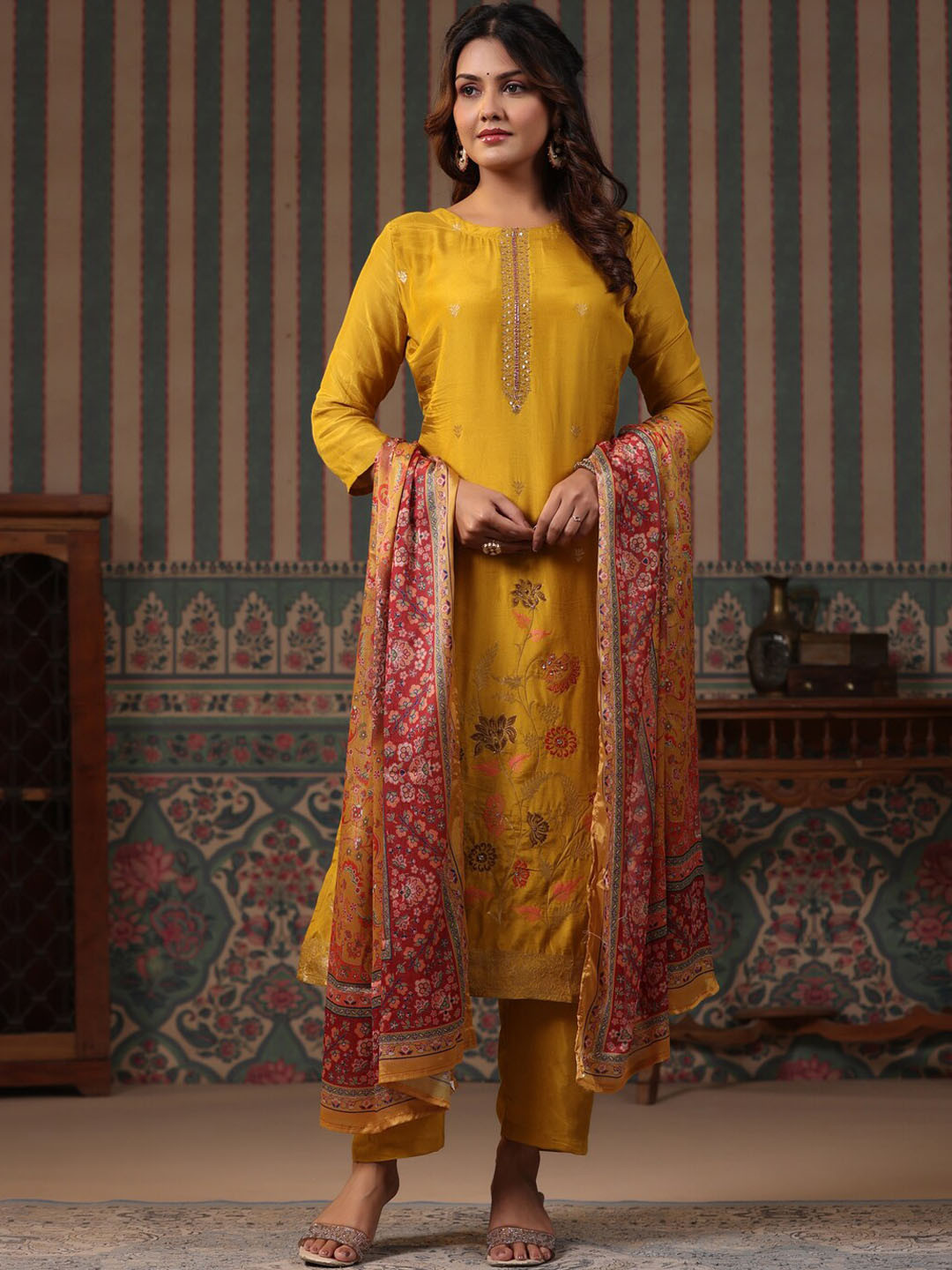 

FASHOR Ethnic Motifs Round Neck Three-Quarter Sleeves Kurta with Trousers & Dupatta, Mustard