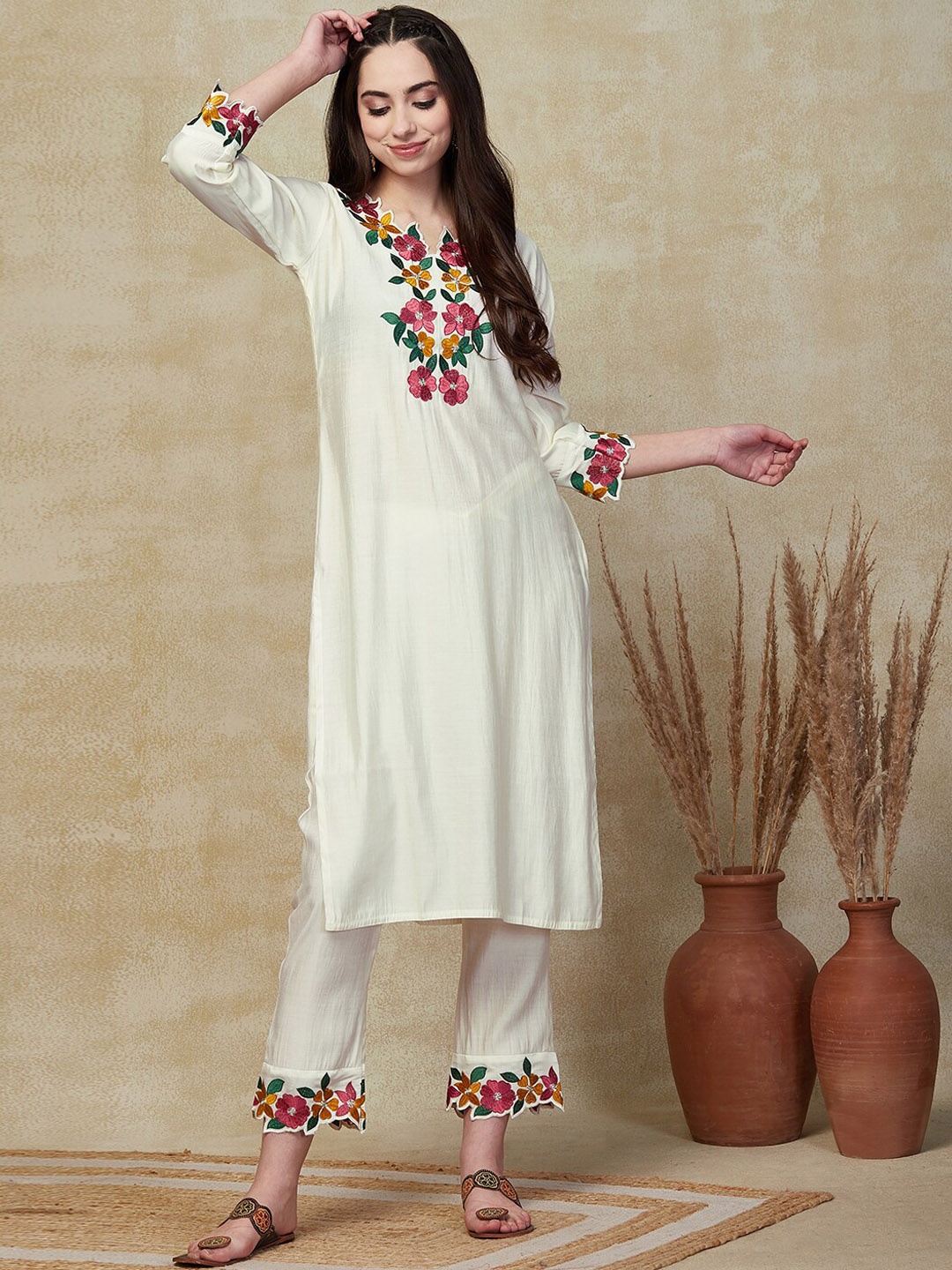 

FASHOR Off White Floral Yoke Design Regular Thread Work Kurta With Trousers
