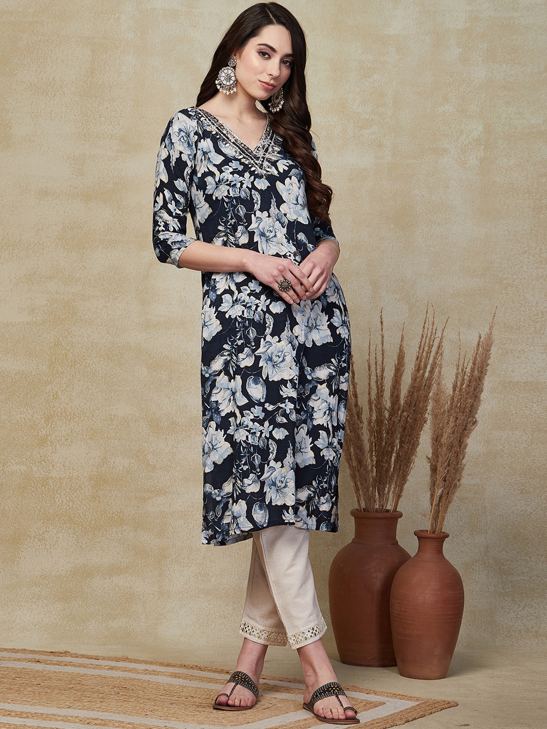 

FASHOR Floral Printed Thread Work Straight Kurta, Blue