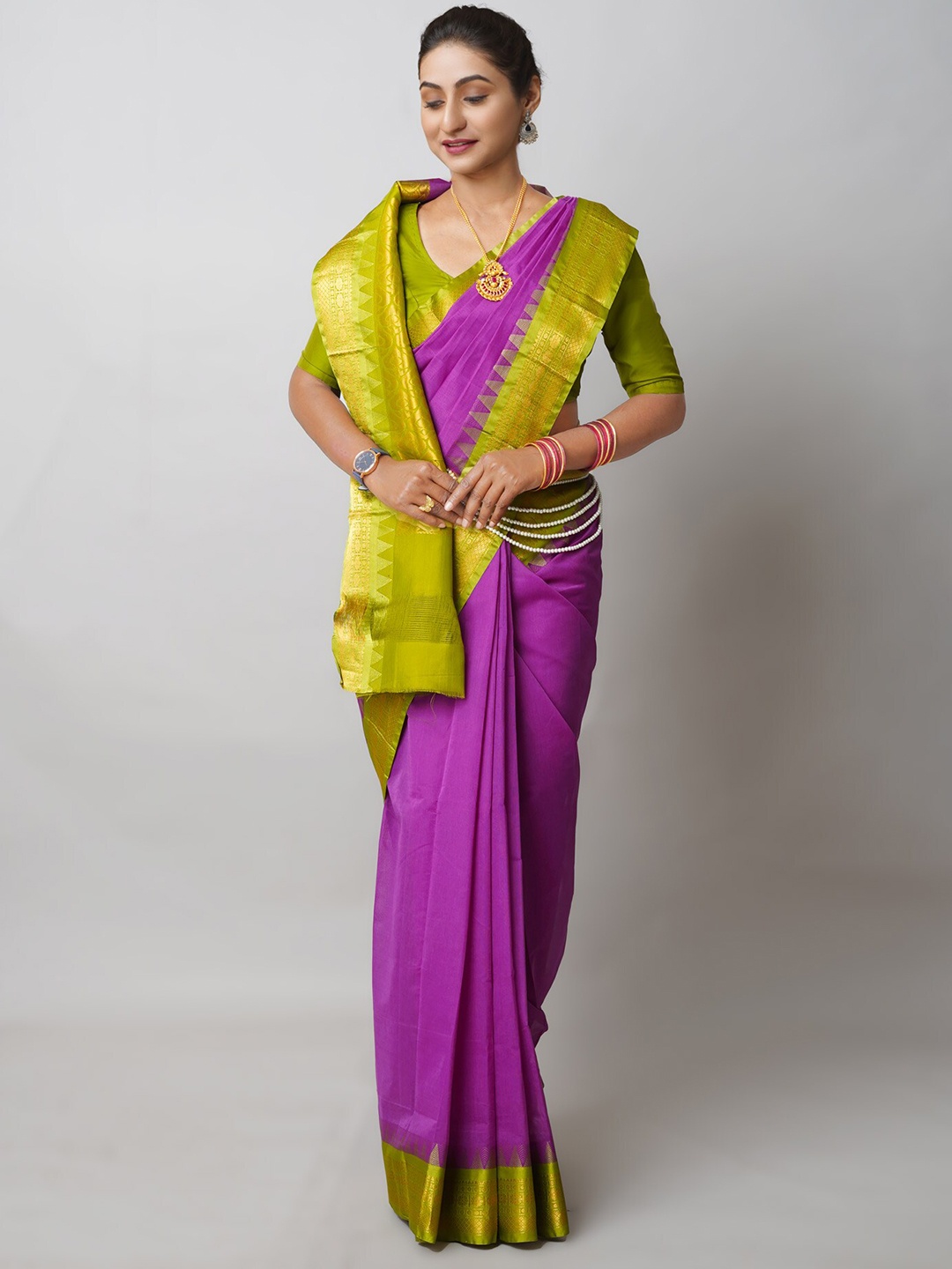 

Unnati Silks Zari Pure Cotton Handloom Gadwal Saree, Pink
