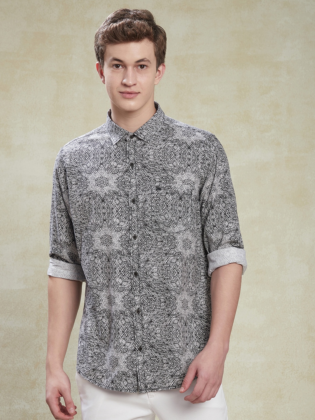 

Turtle Men Relaxed Slim Fit Opaque Printed Casual Shirt, Grey