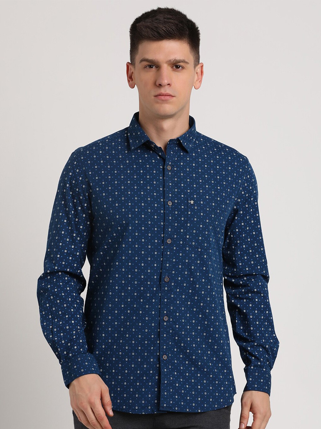 

Turtle Relaxed Slim Fit Geometric Printed Spread Collar Cotton Casual Shirt, Blue