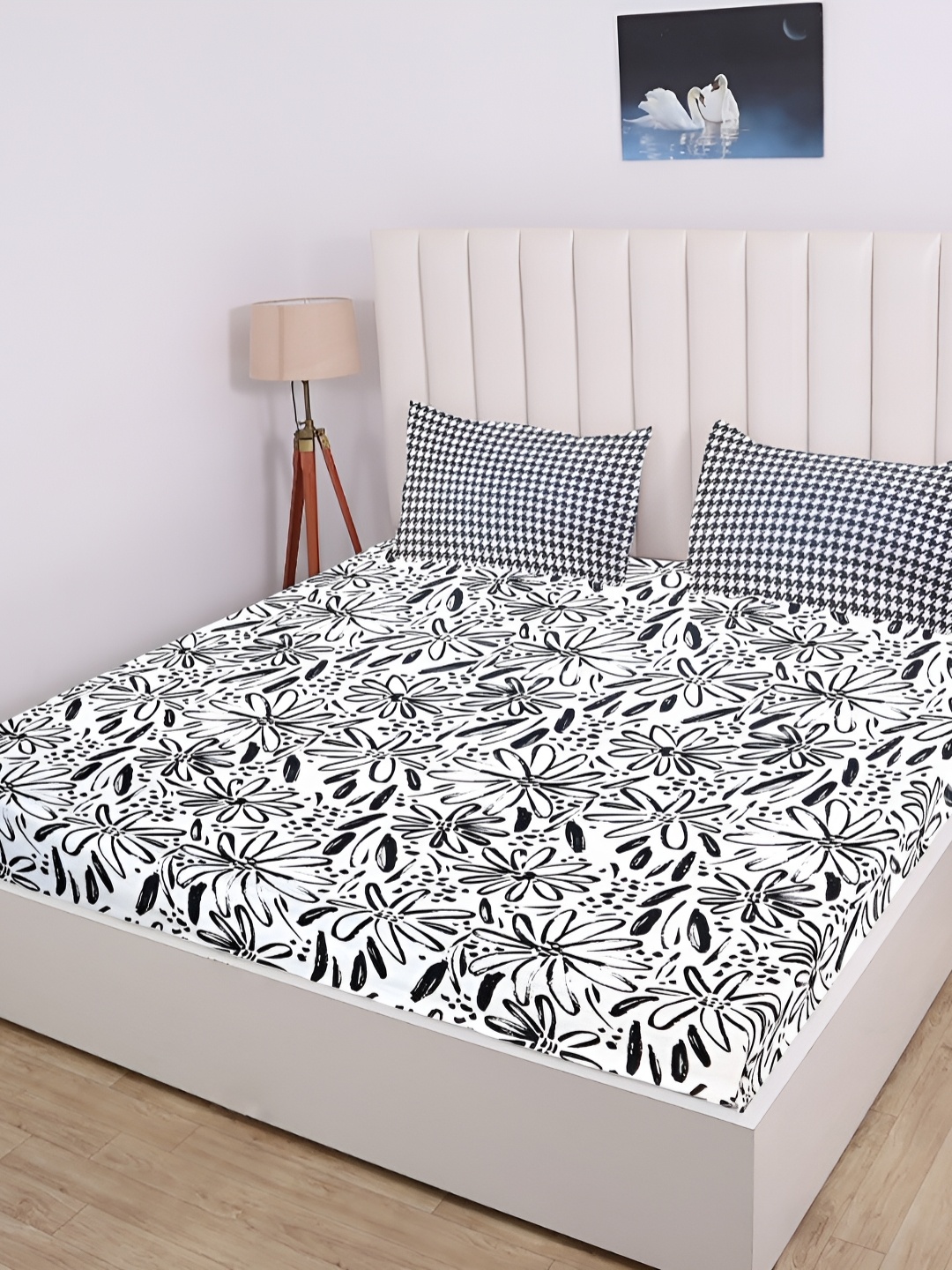 

RD TREND White & Black Floral 210 TC Cotton King Fitted Bedsheet With 2 Pillow Covers