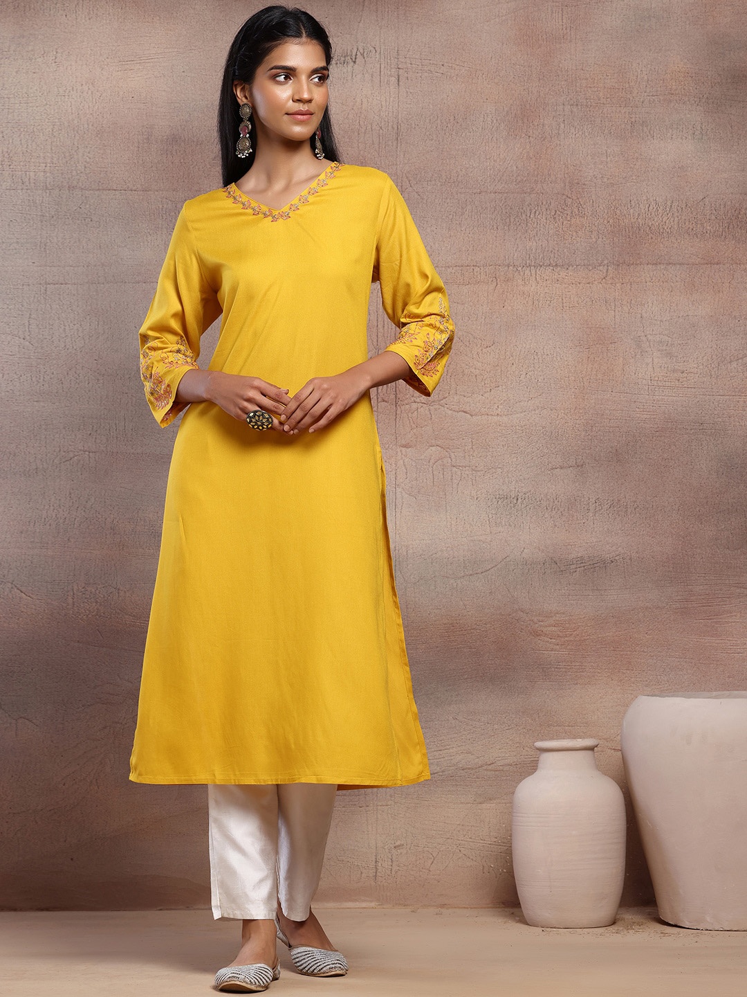 

INDYA V-Neck Kurta, Mustard