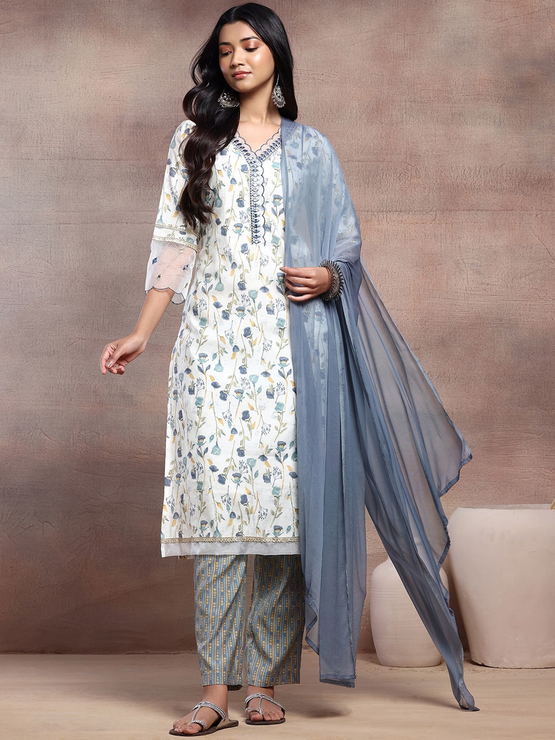 

INDYA Floral Printed Mirror Work Straight Kurta With Trousers & Dupatta, White