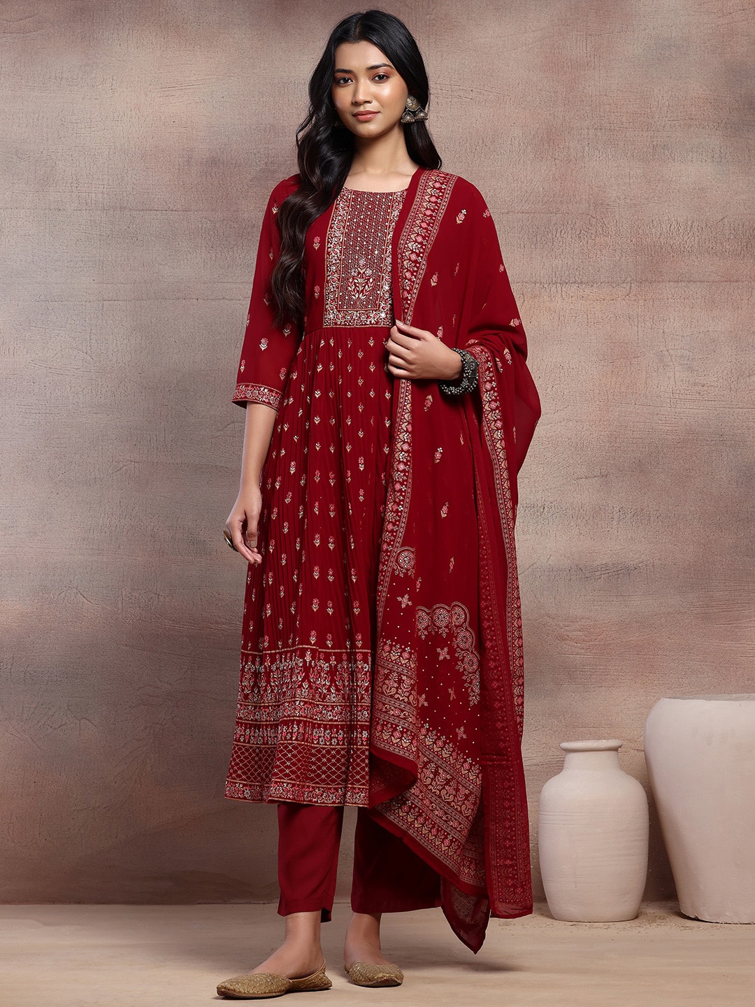 

INDYA Floral Printed Round Neck Three-Quarter Sleeves Anarkali Kurta & Trouser & Dupatta, Maroon