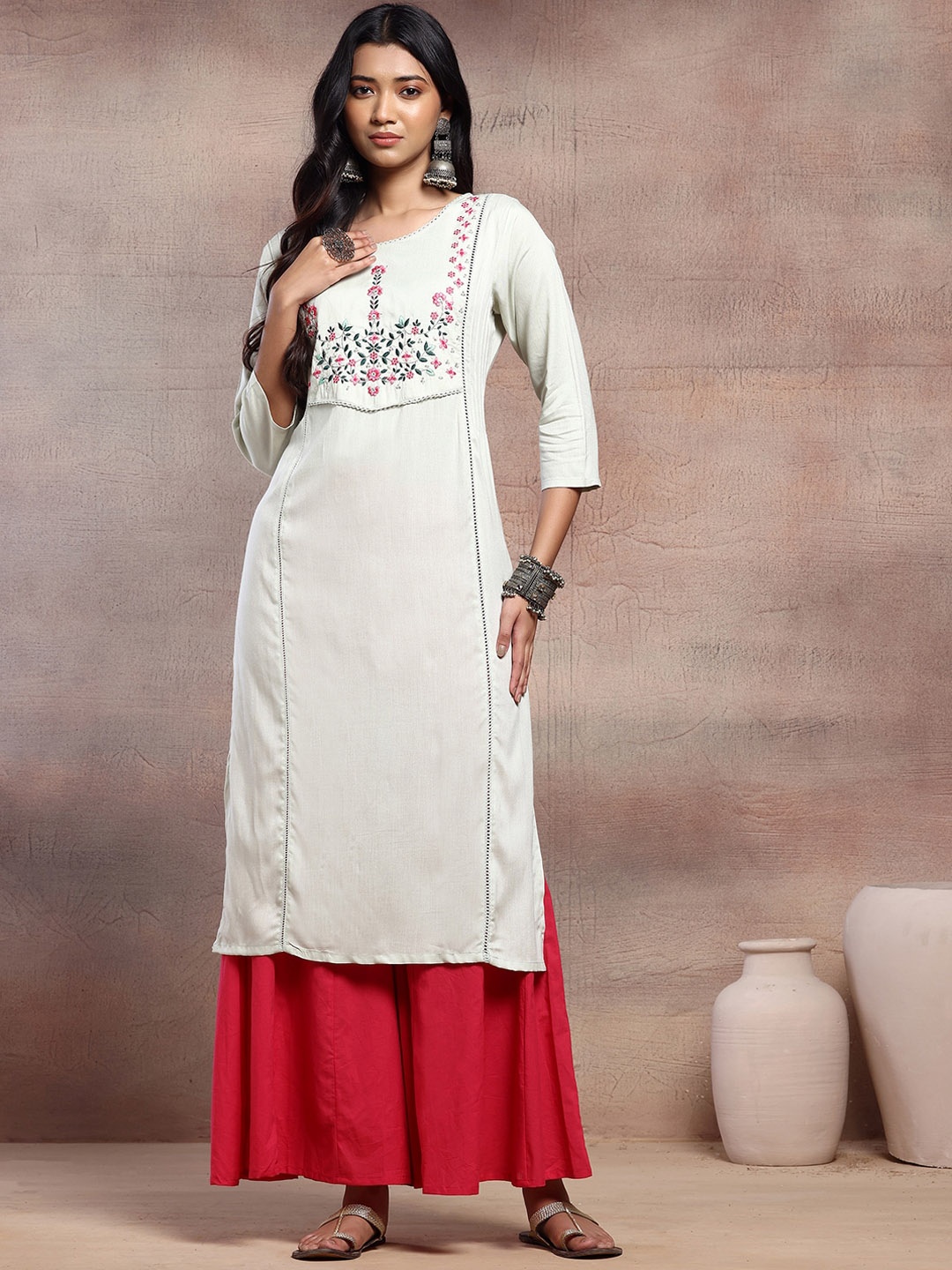 

INDYA Floral Embroidered Straight Kurta, Green