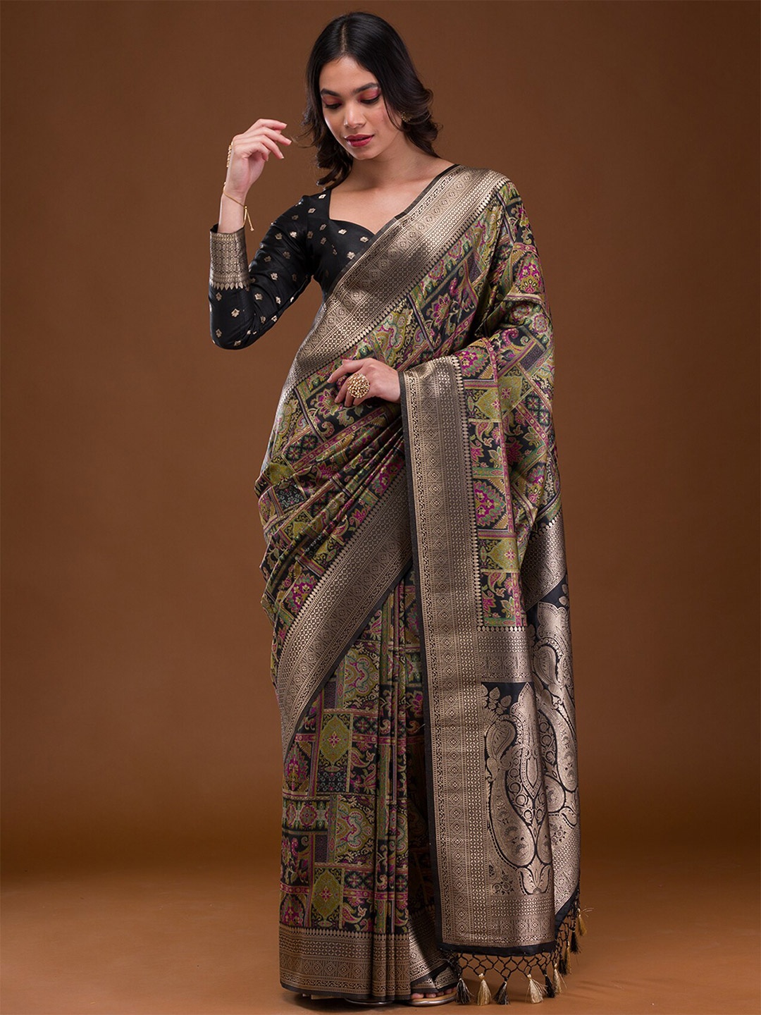 

Koskii Ethnic Motifs Zari Art Silk Saree, Black