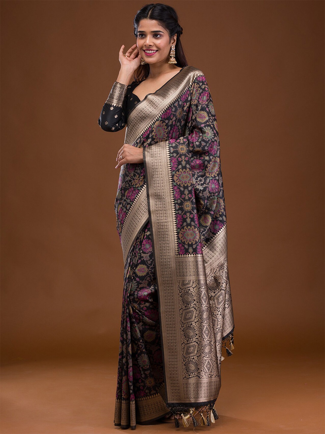 

Koskii Ethnic Motifs Zari Art Silk Saree, Black