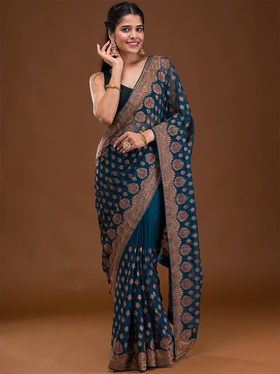 

Koskii Floral Embroidered Saree, Blue