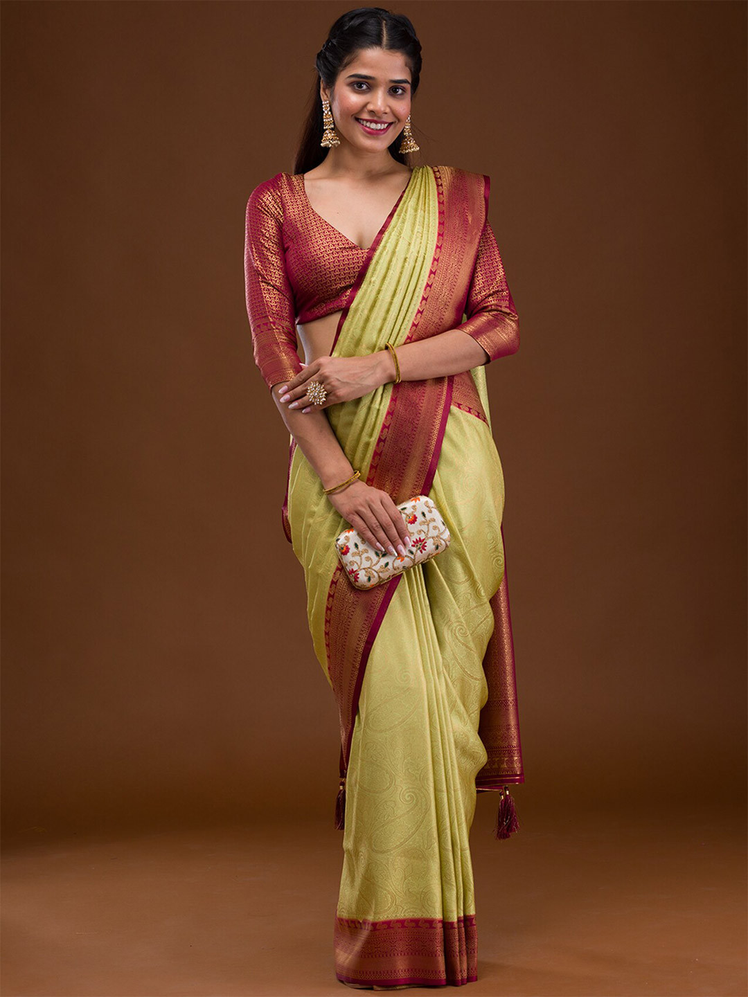 

Koskii Woven Design Zari Art Silk Saree, Green