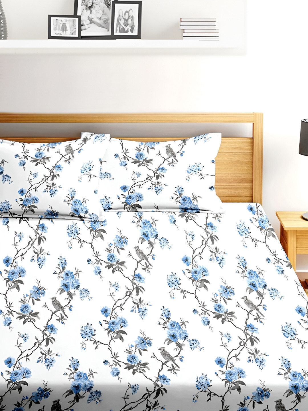 

BLUE DAHLIA White & Blue Floral 250 TC Organic Cotton King Bedsheet With 2 Pillow Covers