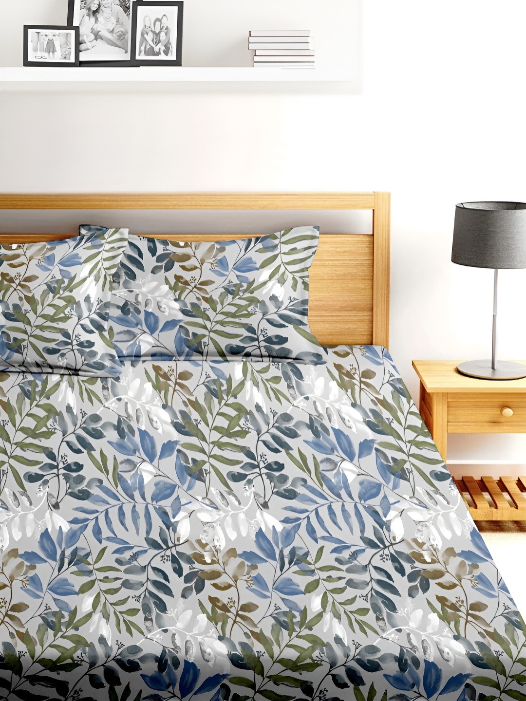 

BLUE DAHLIA Blue & White Floral 250 TC Cotton King Bedsheet with 2 Pillow Covers