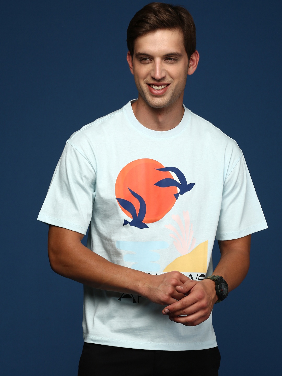 

Mast & Harbour Men Printed Applique T-shirt, Blue