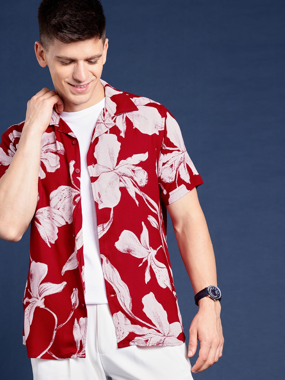 

Mast & Harbour Men Slim Fit Floral Printed Casual Shirt, Red