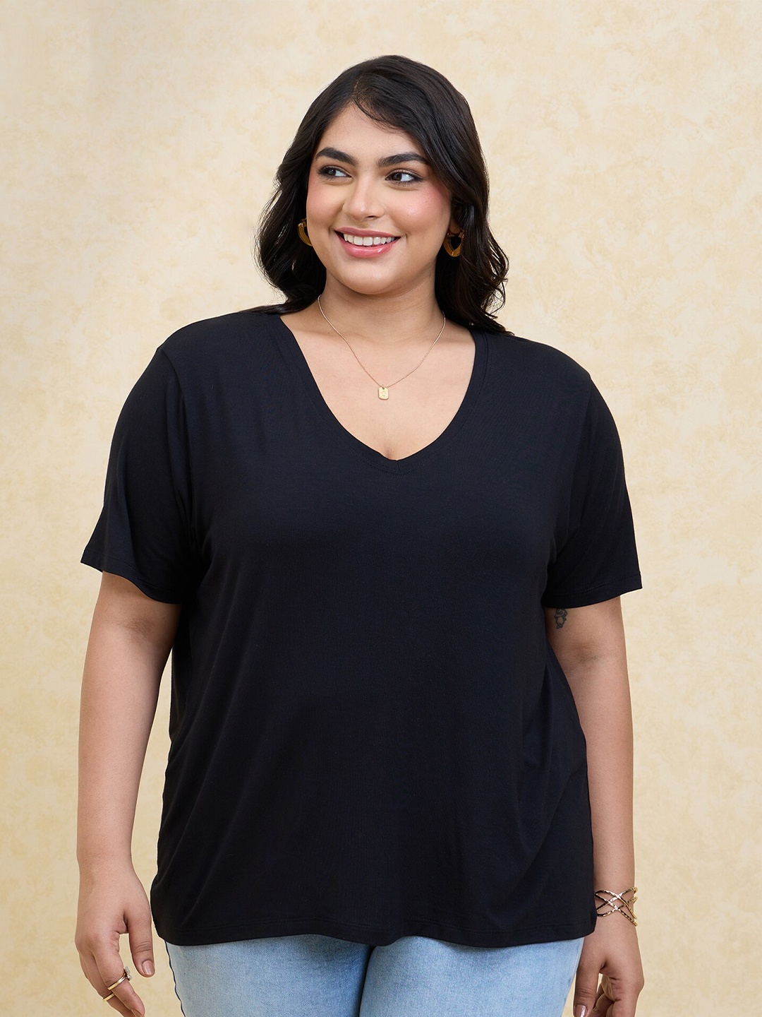

20Dresses Plus Size V-Neck Short Sleeves T-shirt, Black