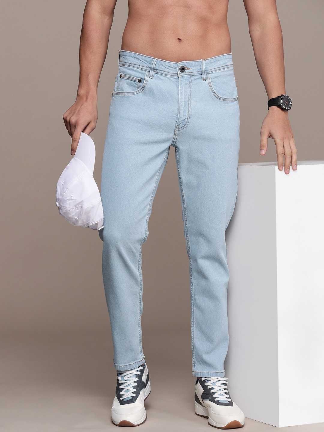 

Roadster Men Relaxed Fit Light Fade Stretchable Jeans, Blue