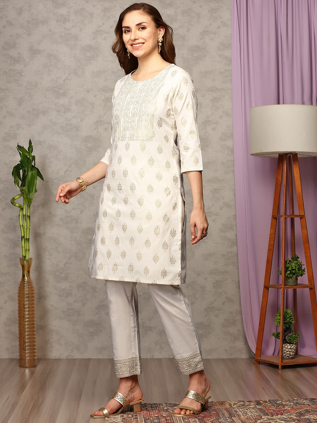 

Anubhutee Ethnic Motifs Printed Regular Kurta with Trouser & Dupatta, Off white