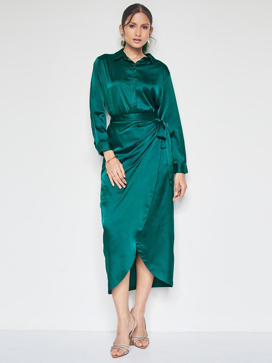 

AND Collar Neck Shirt & Mid -Rise Skirt Co-Ords, Green