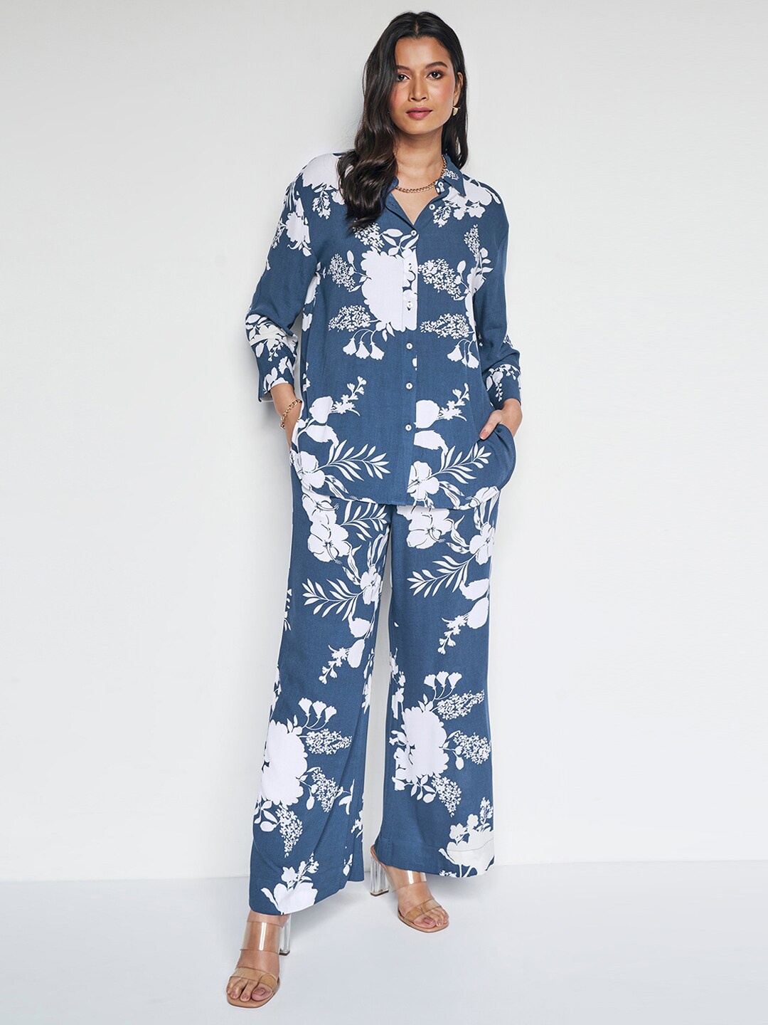 

AND Collar Neck Shirt & Mid -Rise Trouser Co-Ords, Blue