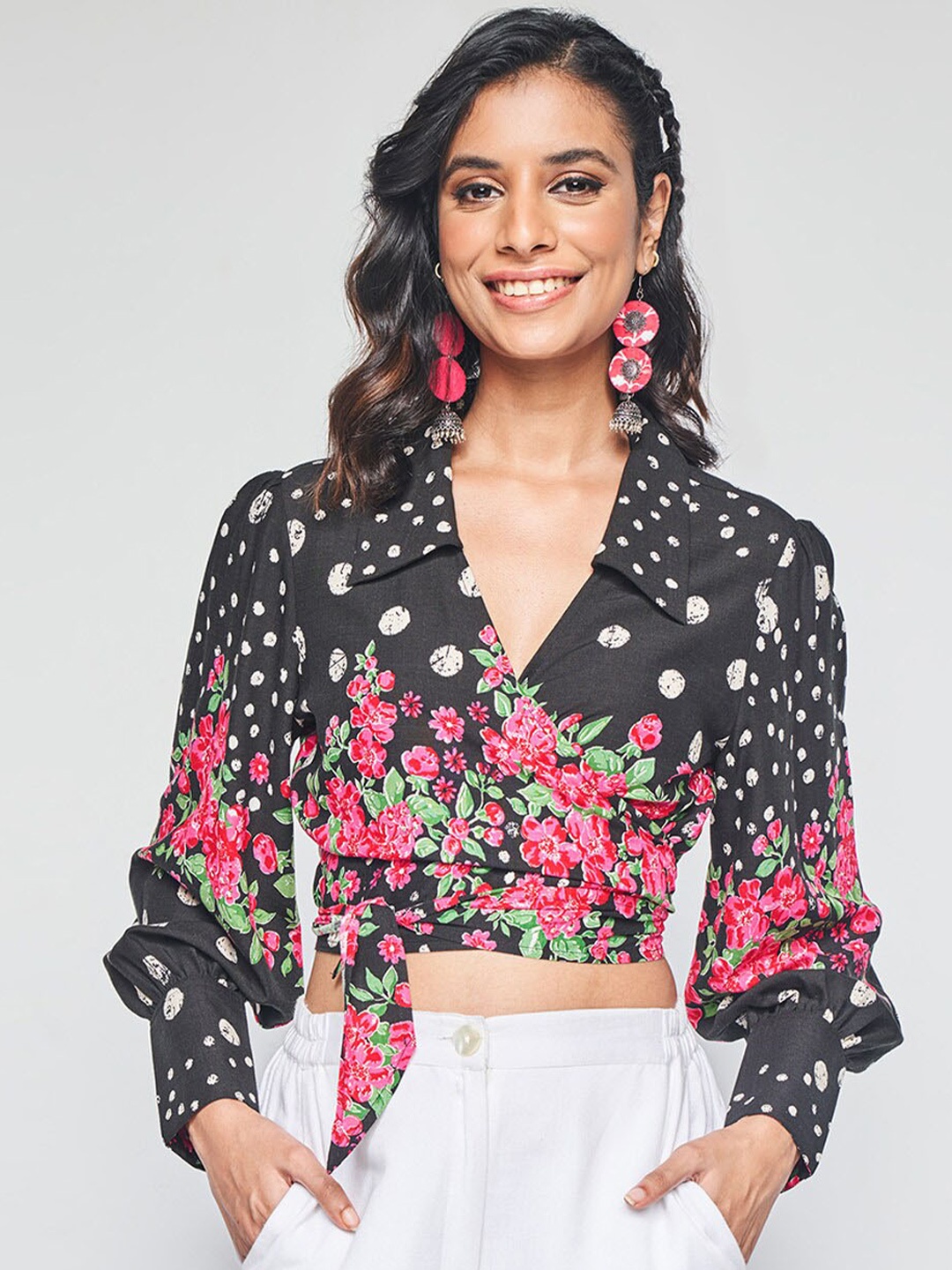 

Global Desi Shirt Collar Long Cuffed Sleeves Floral Print Crop Top, Black