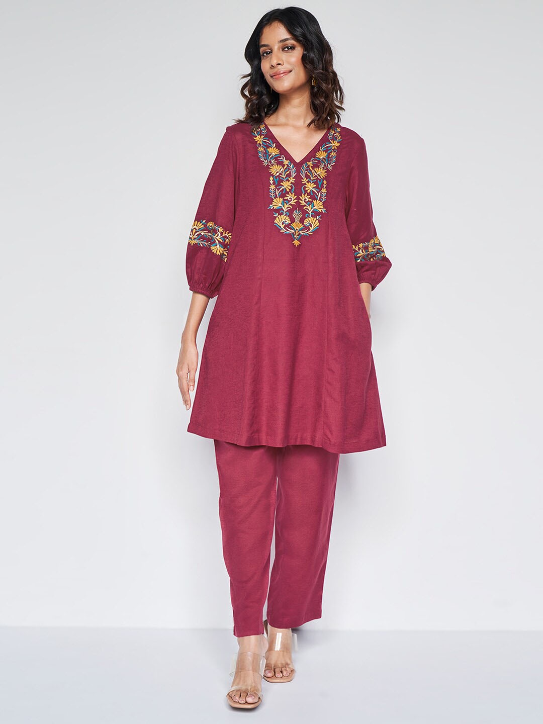 

Global Desi Floral Embroidered Kurti with Trousers & Embroidered, Maroon