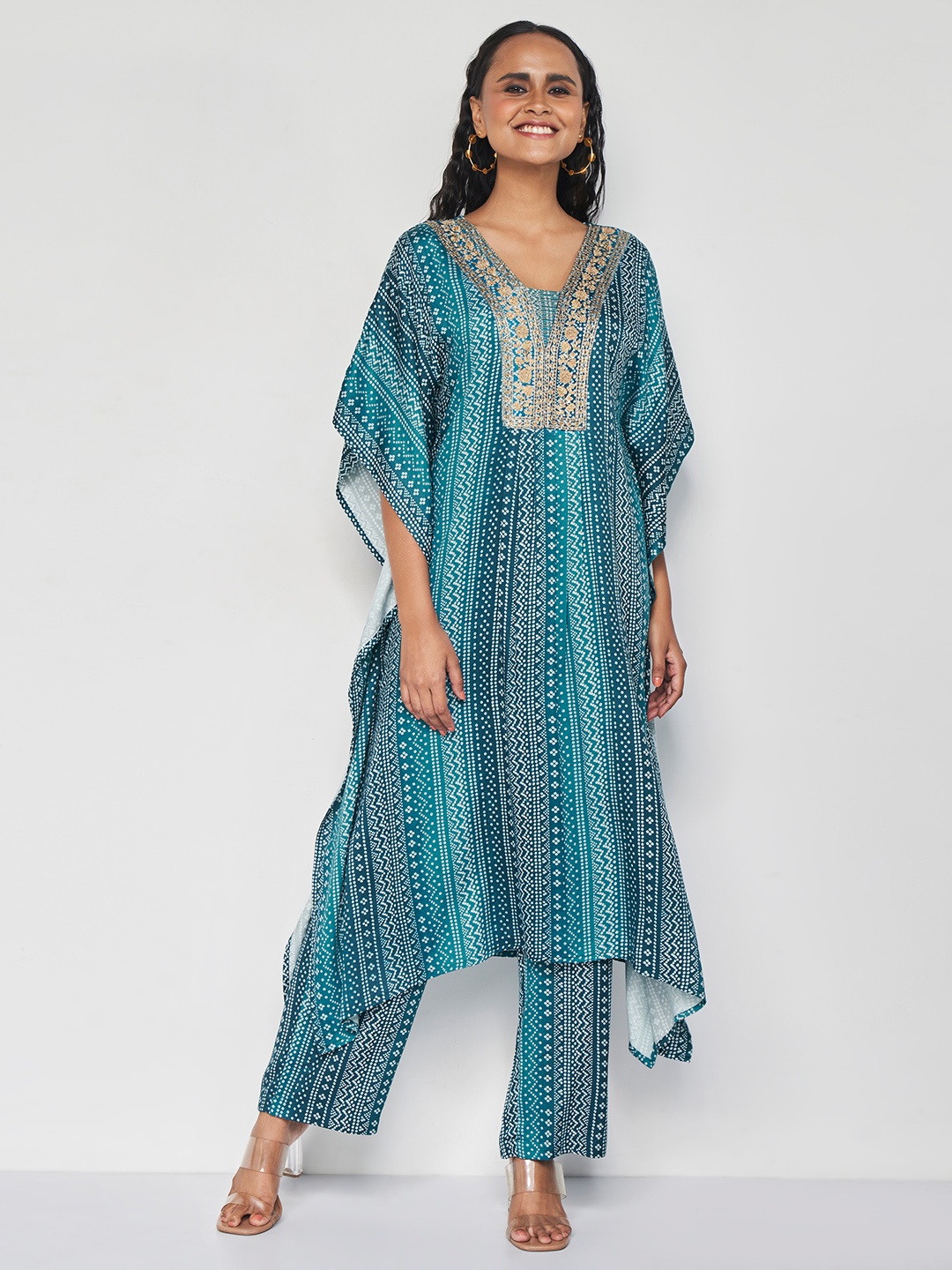 

Global Desi Printed Kurta with Palazzos & Printed, Teal