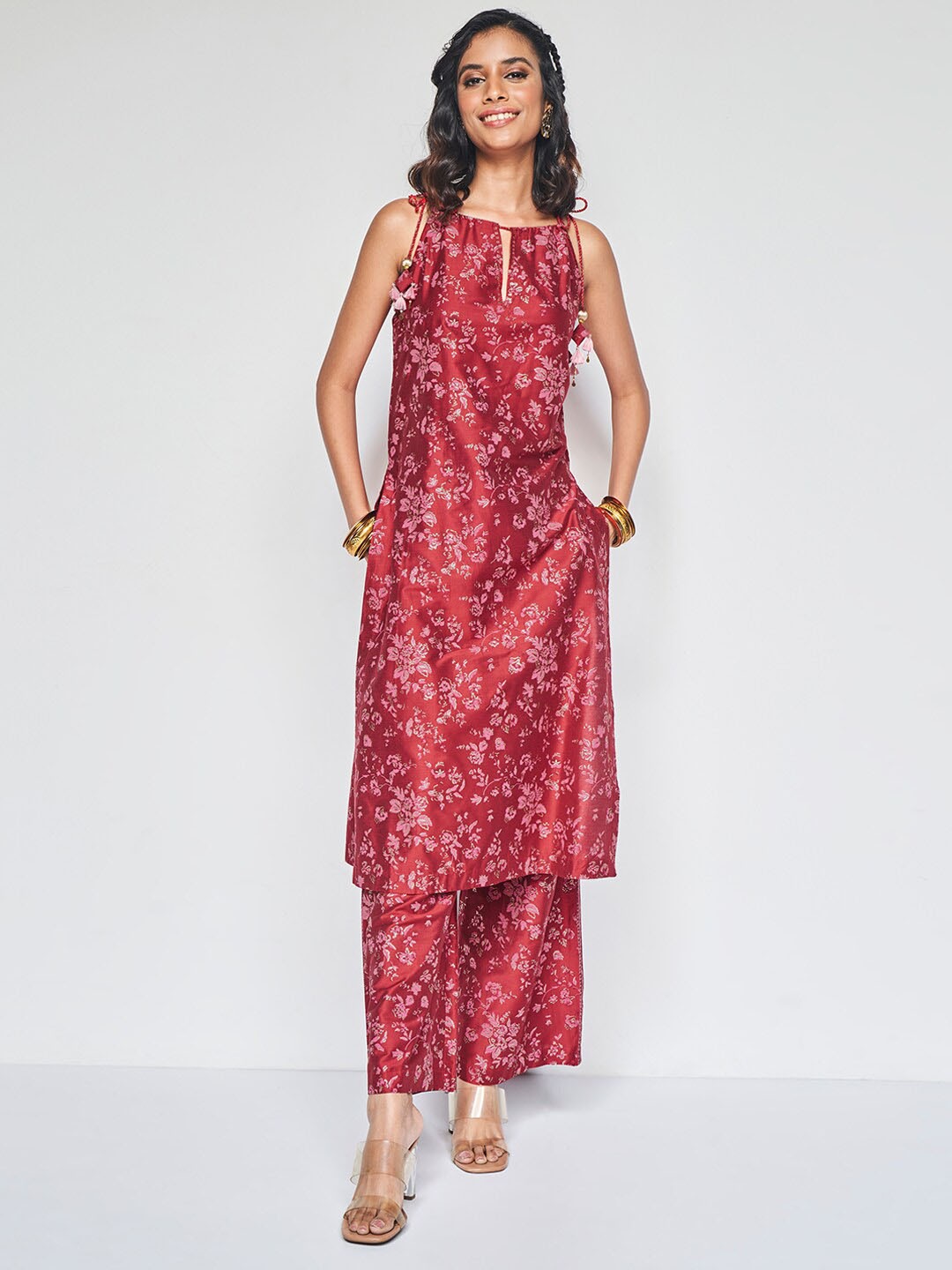 

Global Desi Floral Printed Regular Kurta with Palazzos, Red