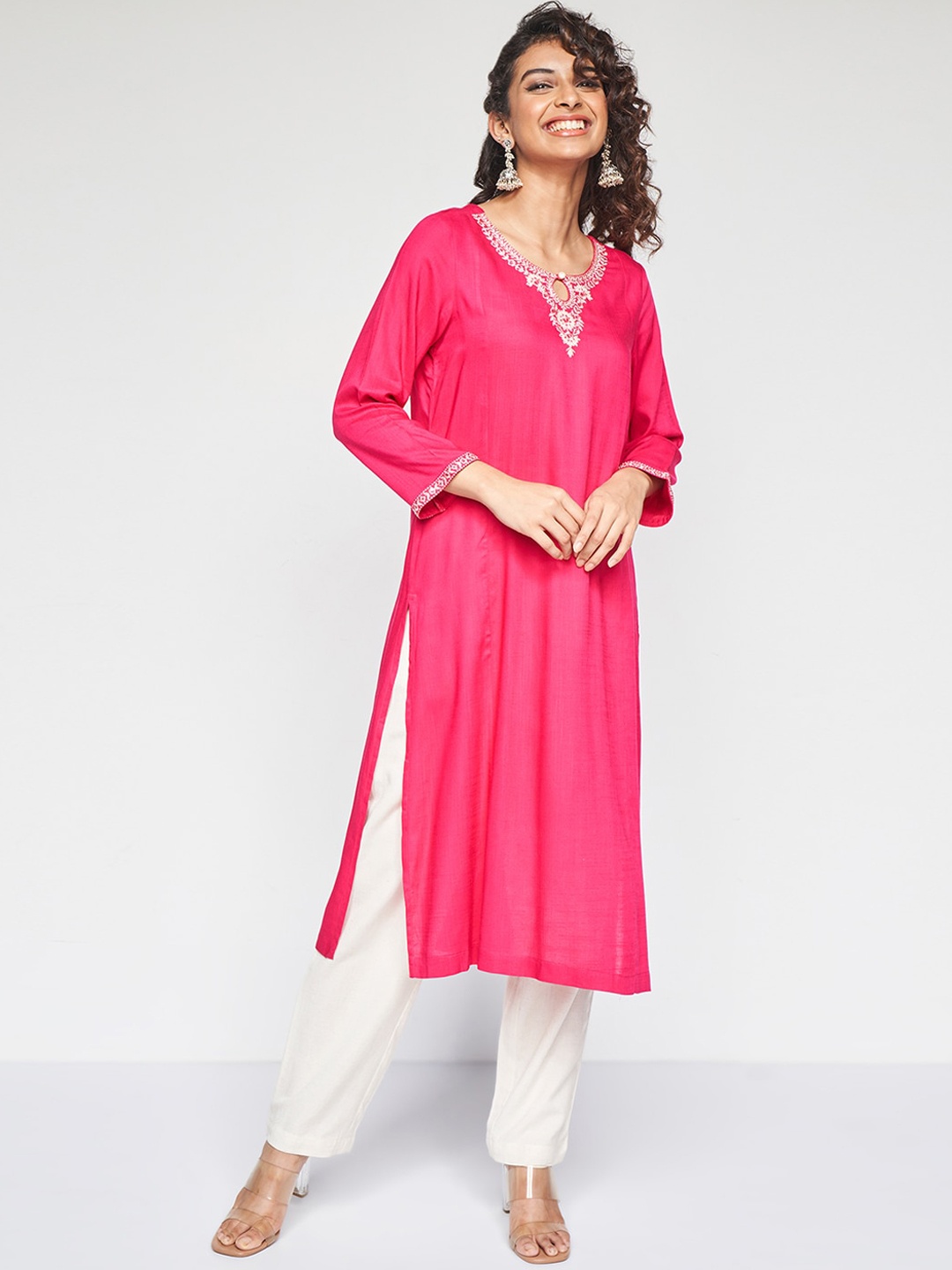 

Global Desi Ethnic Motifs Yoke Design Thread Work Straight Kurta, Pink