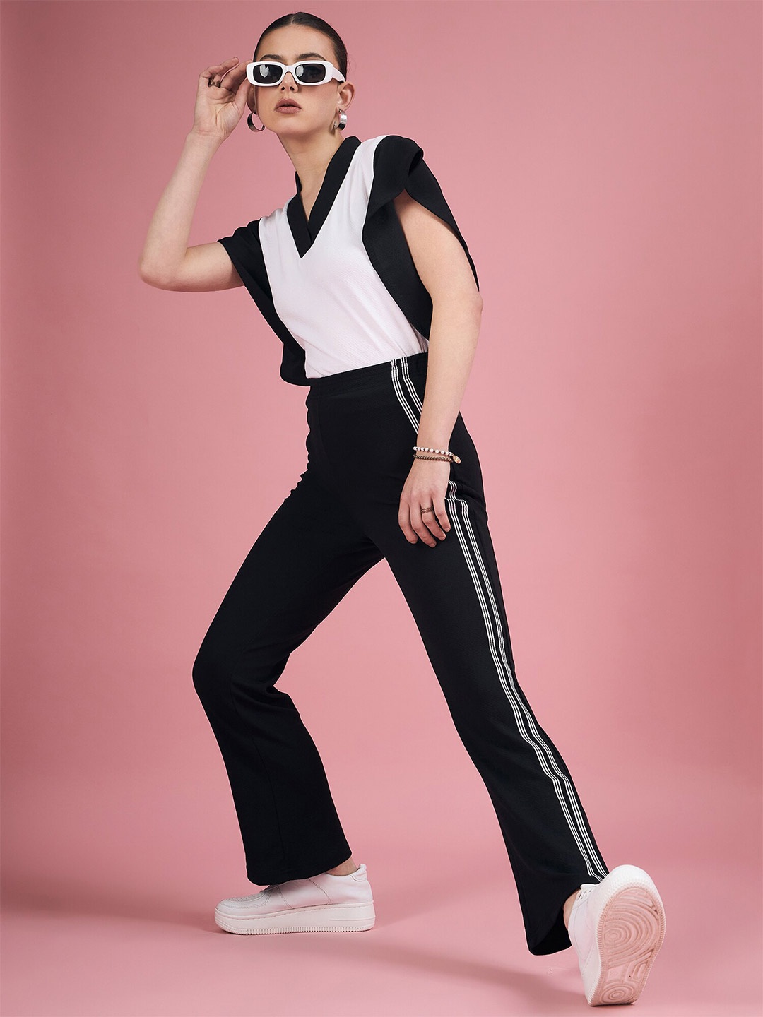 

DressBerry Black Colourblocked V-Neck Flutter Sleeves Boxy Top