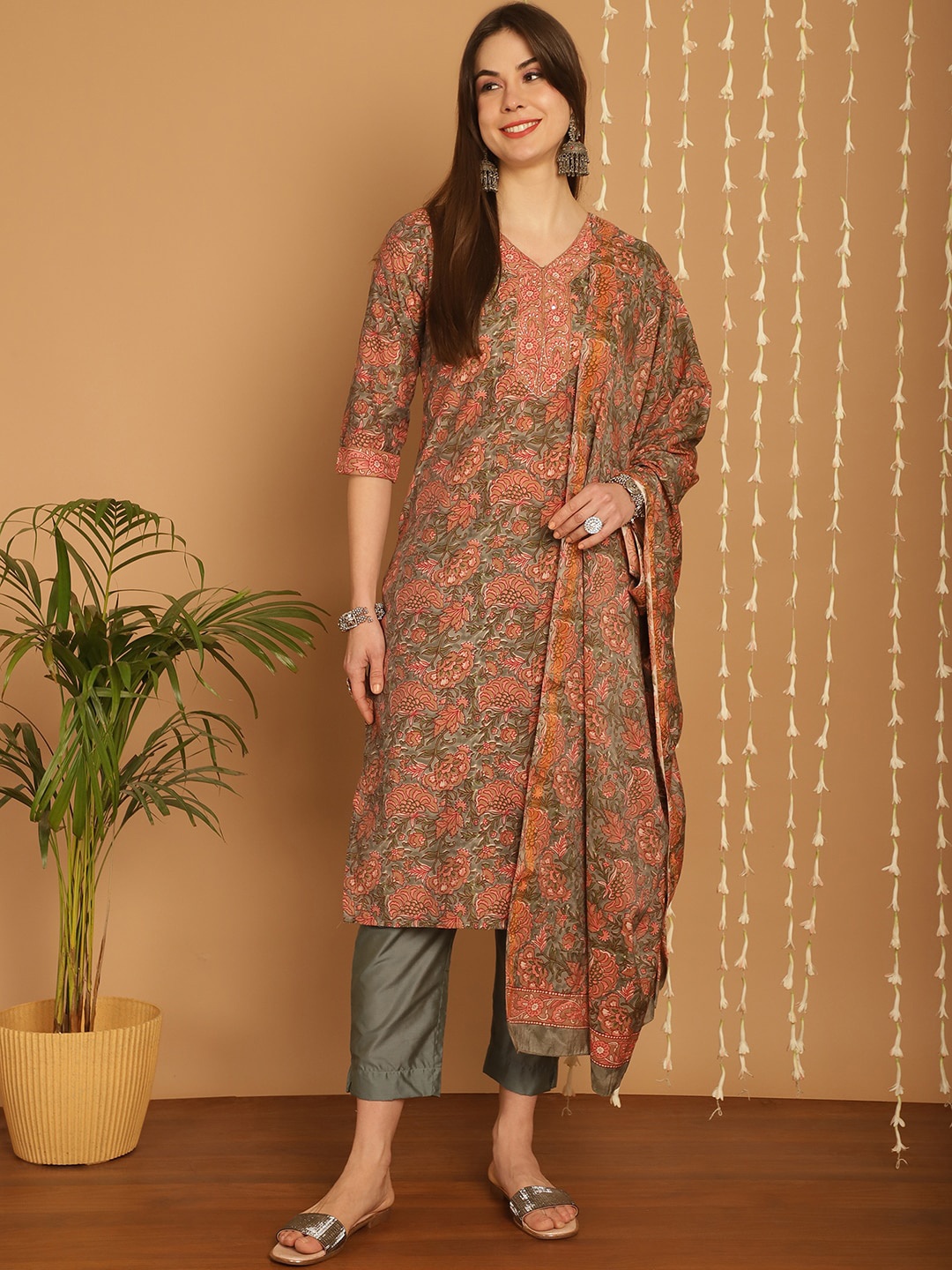 

Aawari Floral Printed Regular Chanderi Silk Kurta with Trousers & With Dupatta, Maroon