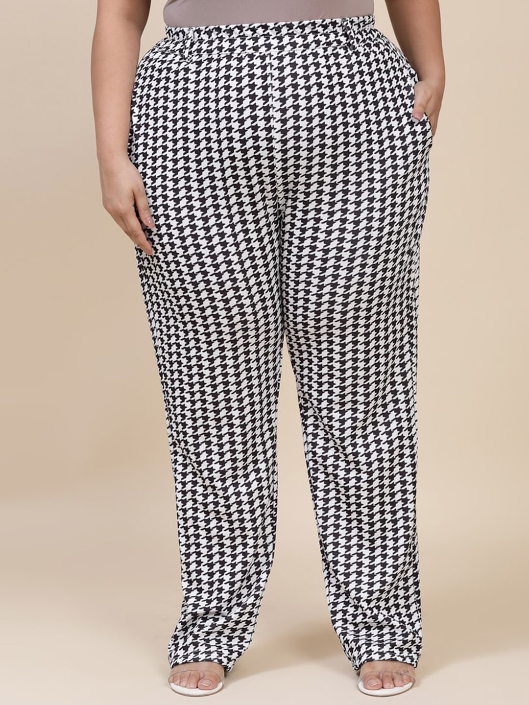 

Flambeur Plus Size Women Checked Printed Mid-Rise Trousers, Black