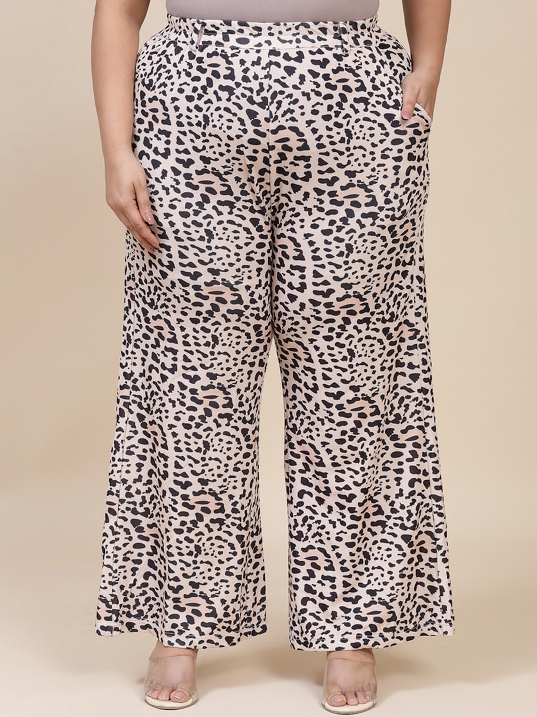 

Flambeur Women Animal Printed Trousers, White