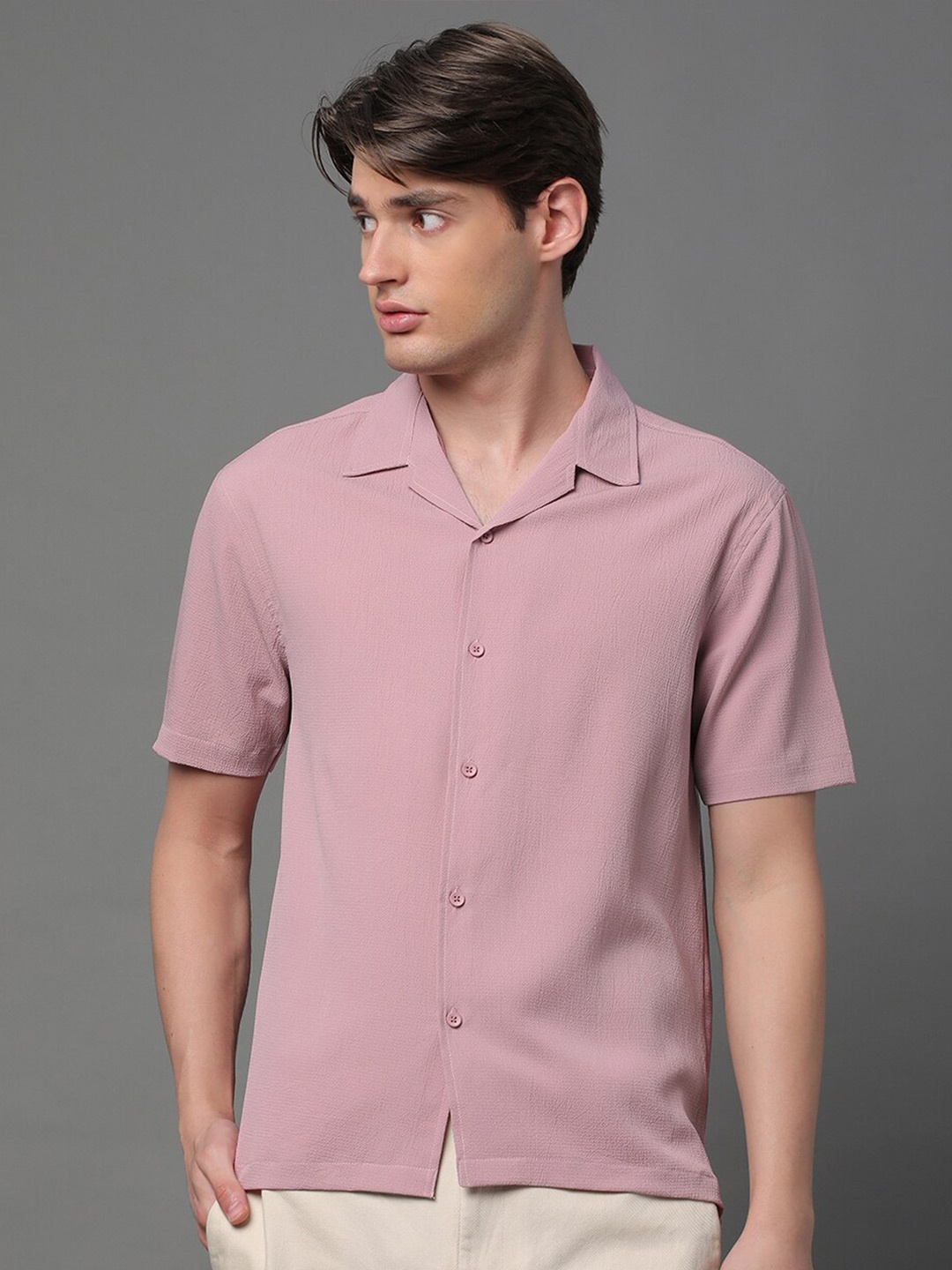 

Voroxy Spread Collar Short Sleeves Relaxed Regular Fit Casual Shirt, Pink