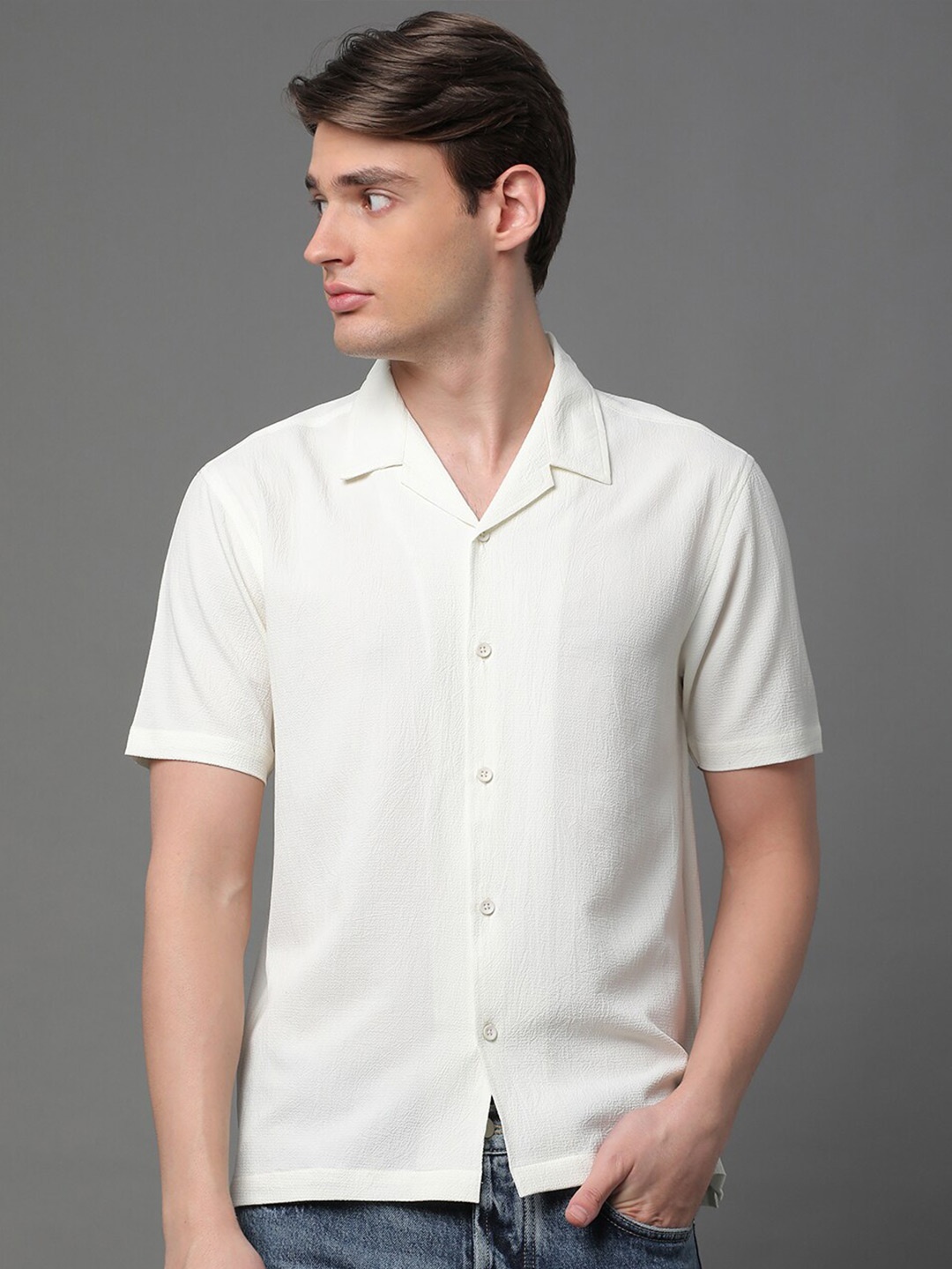 

Voroxy Spread Collar Short Sleeves Relaxed Regular Fit Casual Shirt, White