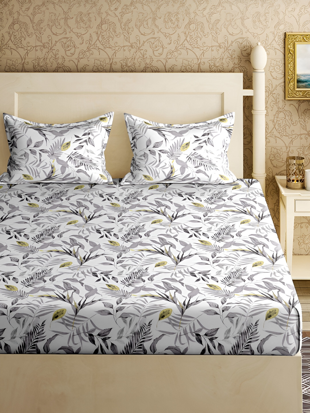 

Aura Grey & White Floral Cotton 180 TC King Bedsheet With 2 Pillow Covers
