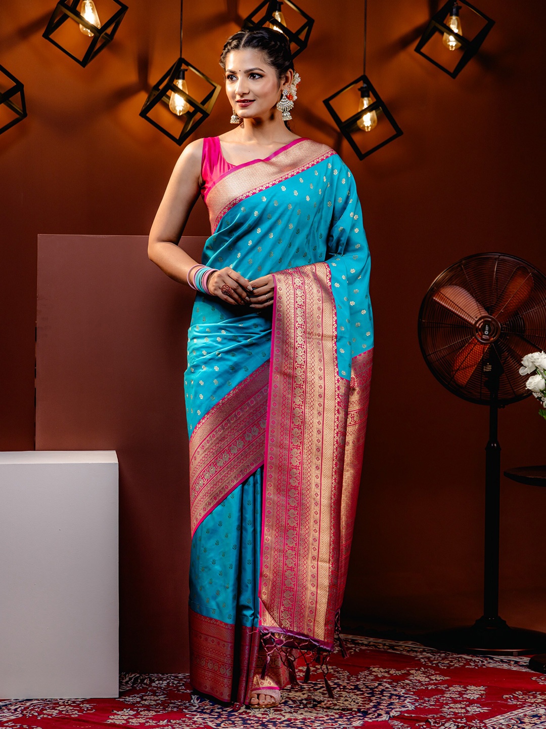 

MIMOSA Ethnic Motifs Woven Design Zari Art Silk Kanjeevaram Saree, Turquoise blue