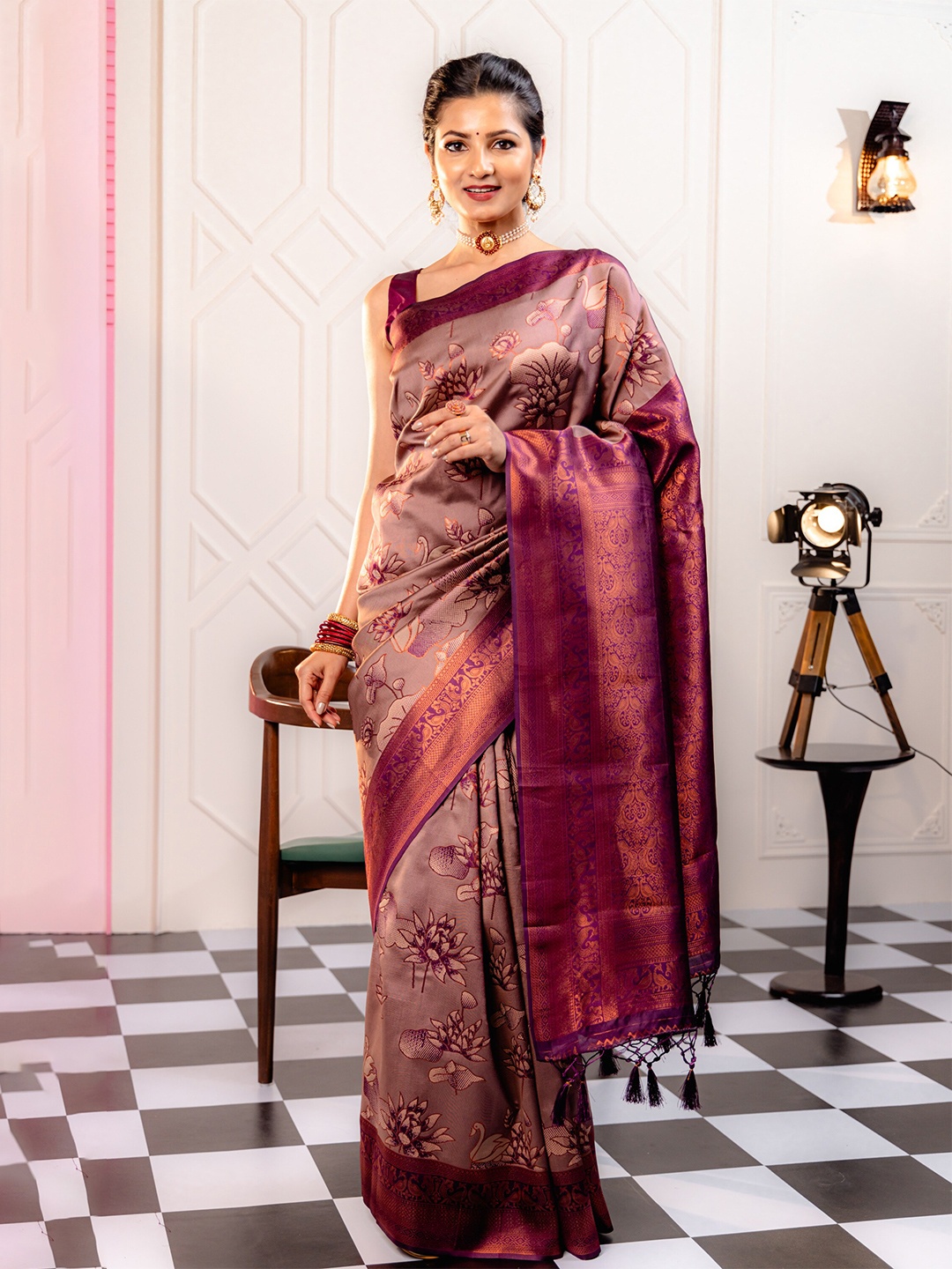 

MIMOSA Ethnic Motifs Woven Design Zari Kanjeevaram Saree With Tassels, Pink