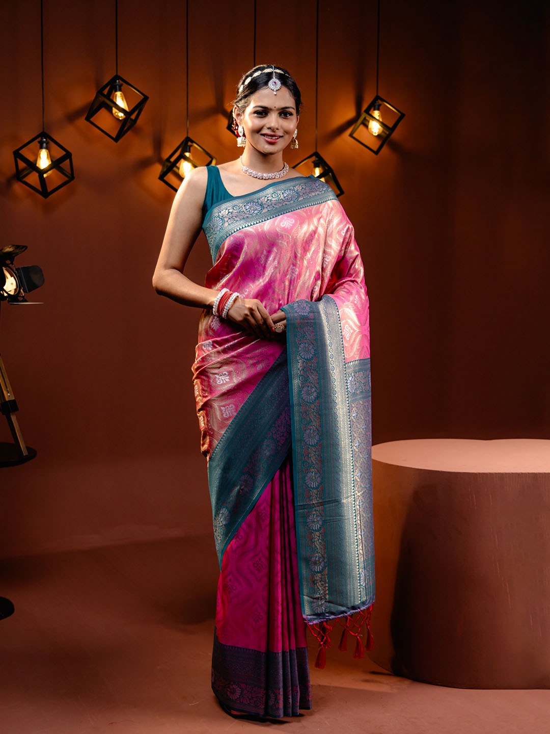 

MIMOSA Ethnic Motifs Woven Design Zari Kanjeevaram Saree, Pink