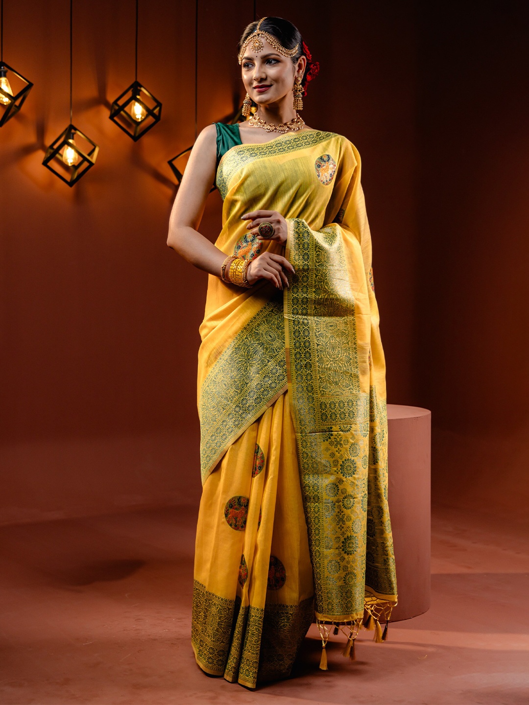 

MIMOSA Woven Design Zari Art Silk Banarasi Saree, Gold