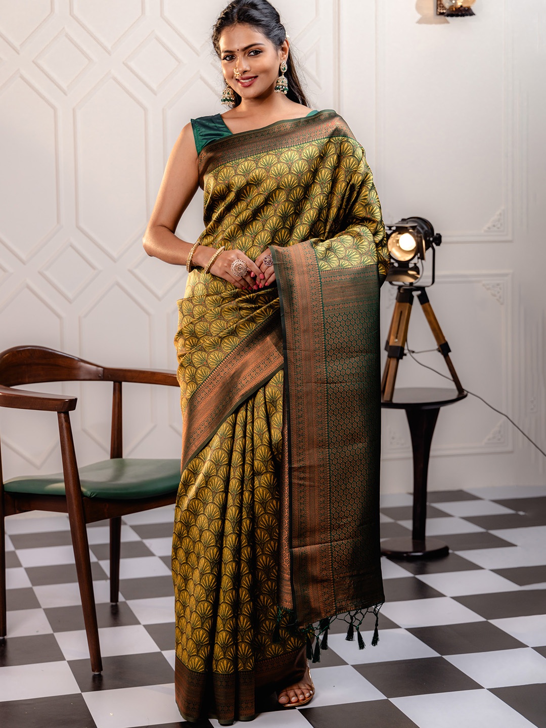 

MIMOSA Woven Design Zari Art Silk Kanjeevaram Saree, Yellow