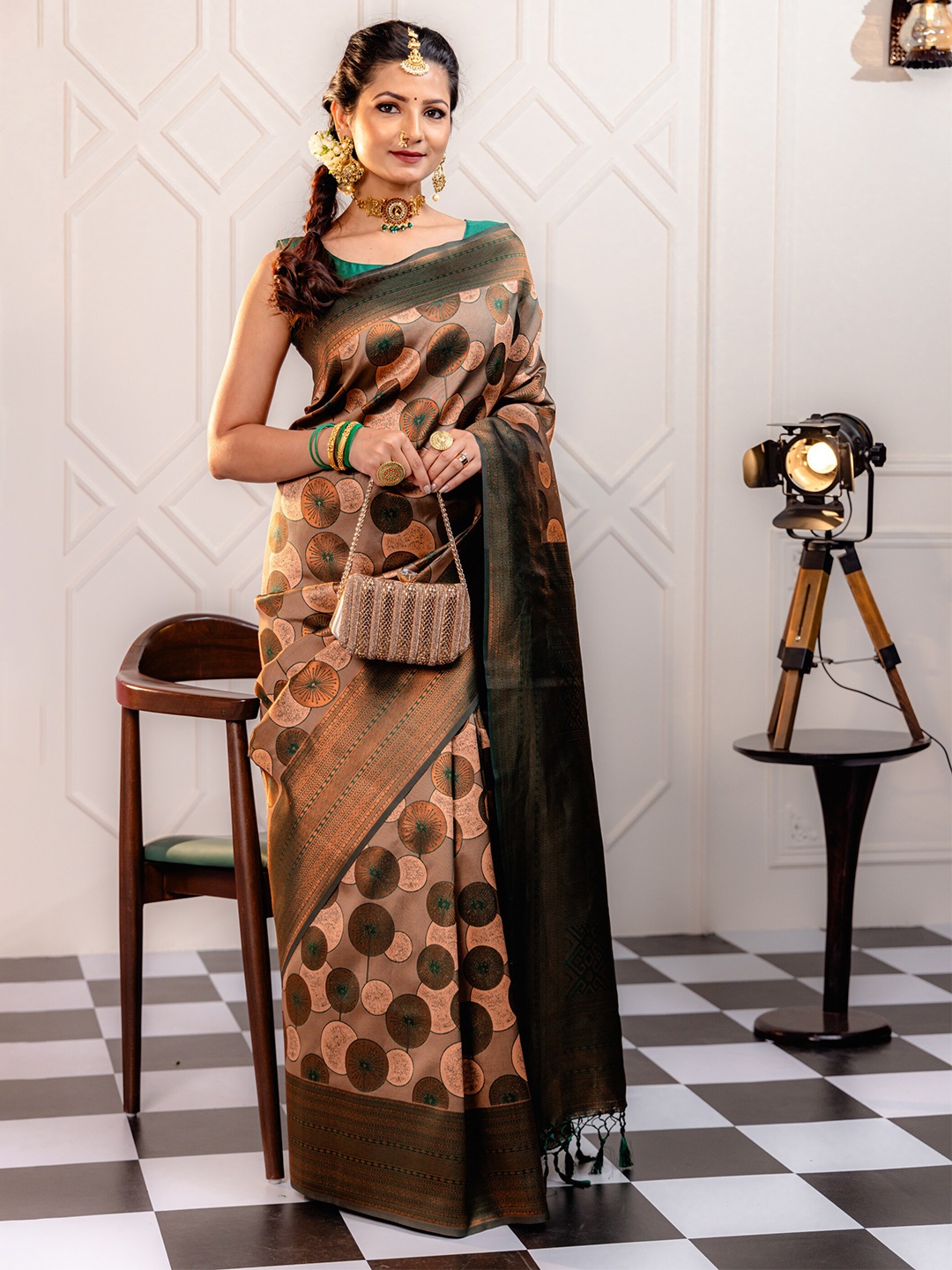 

MIMOSA Geometric Woven Design Kanjeevaram Zari Saree, Peach