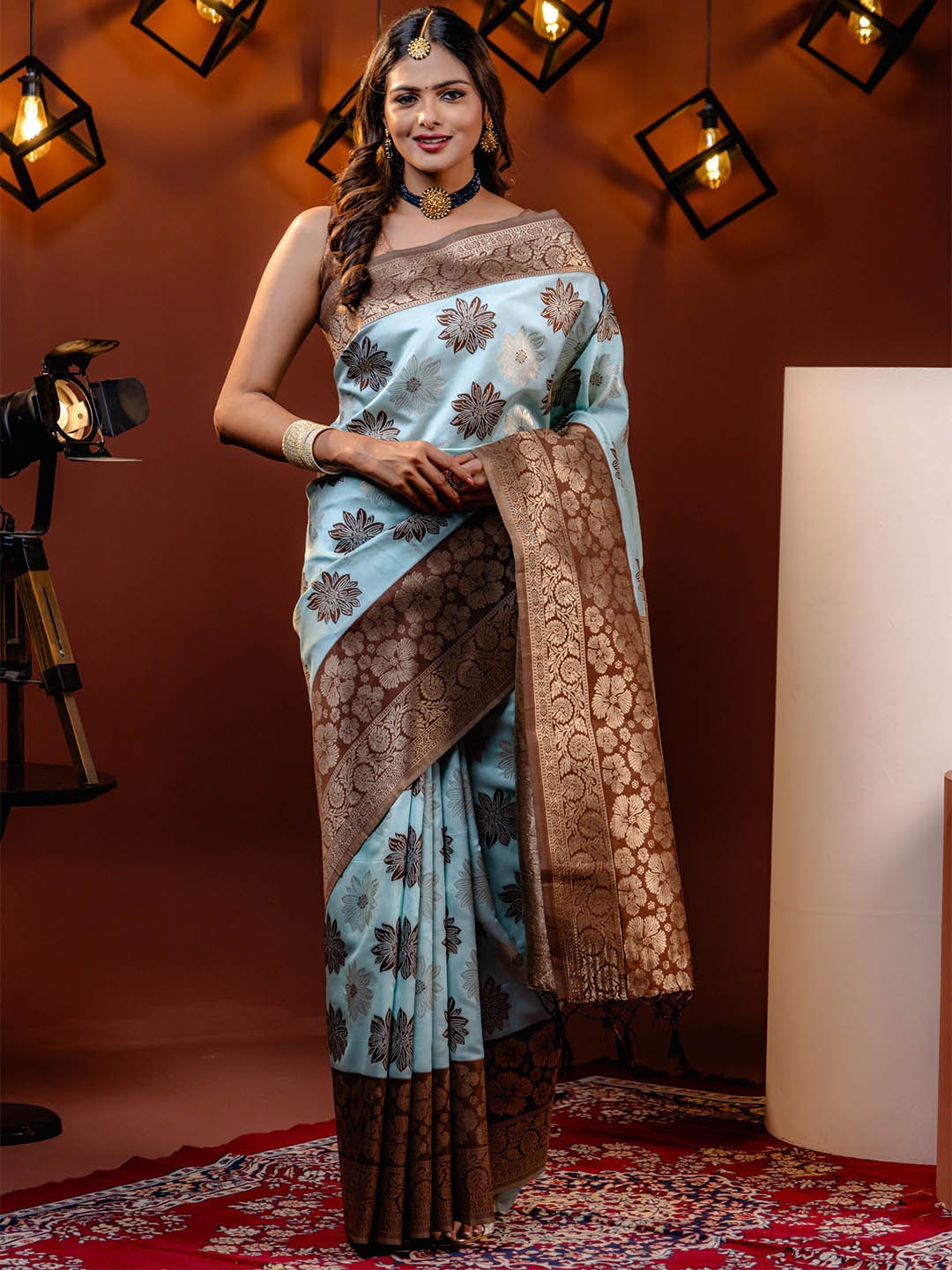

MIMOSA Woven Design Zari Art Silk Banarasi Saree, Turquoise blue