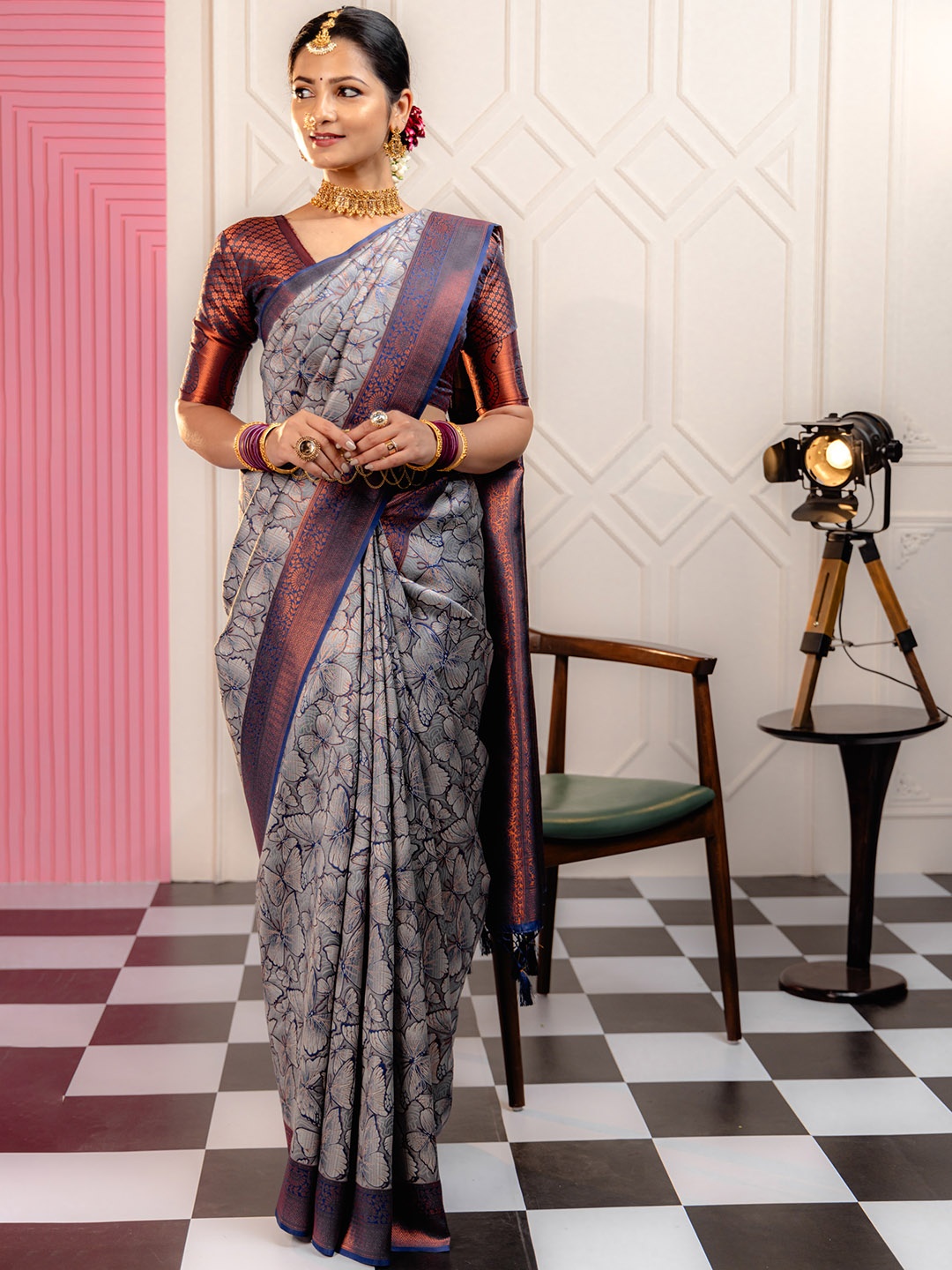 

MIMOSA Woven Design Zari Art Silk Kanjeevaram Saree, Grey